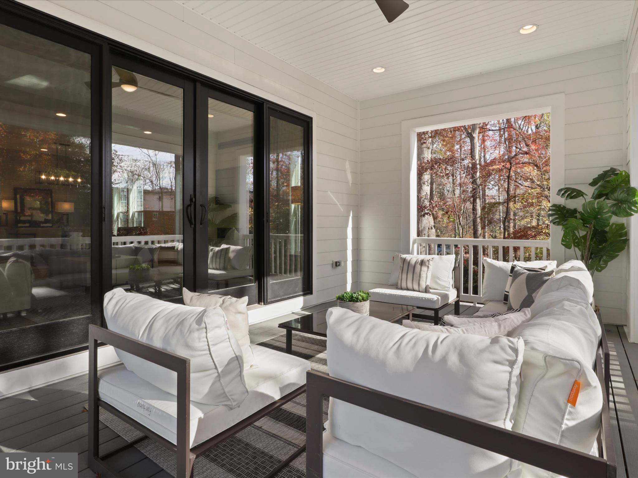 VIENNA WOODS - Residential
