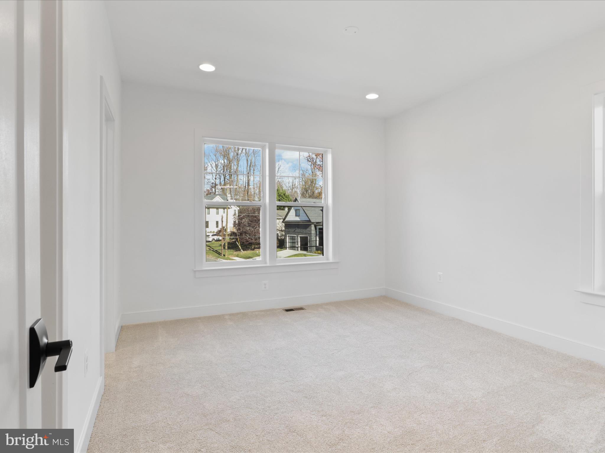 VIENNA WOODS - Residential