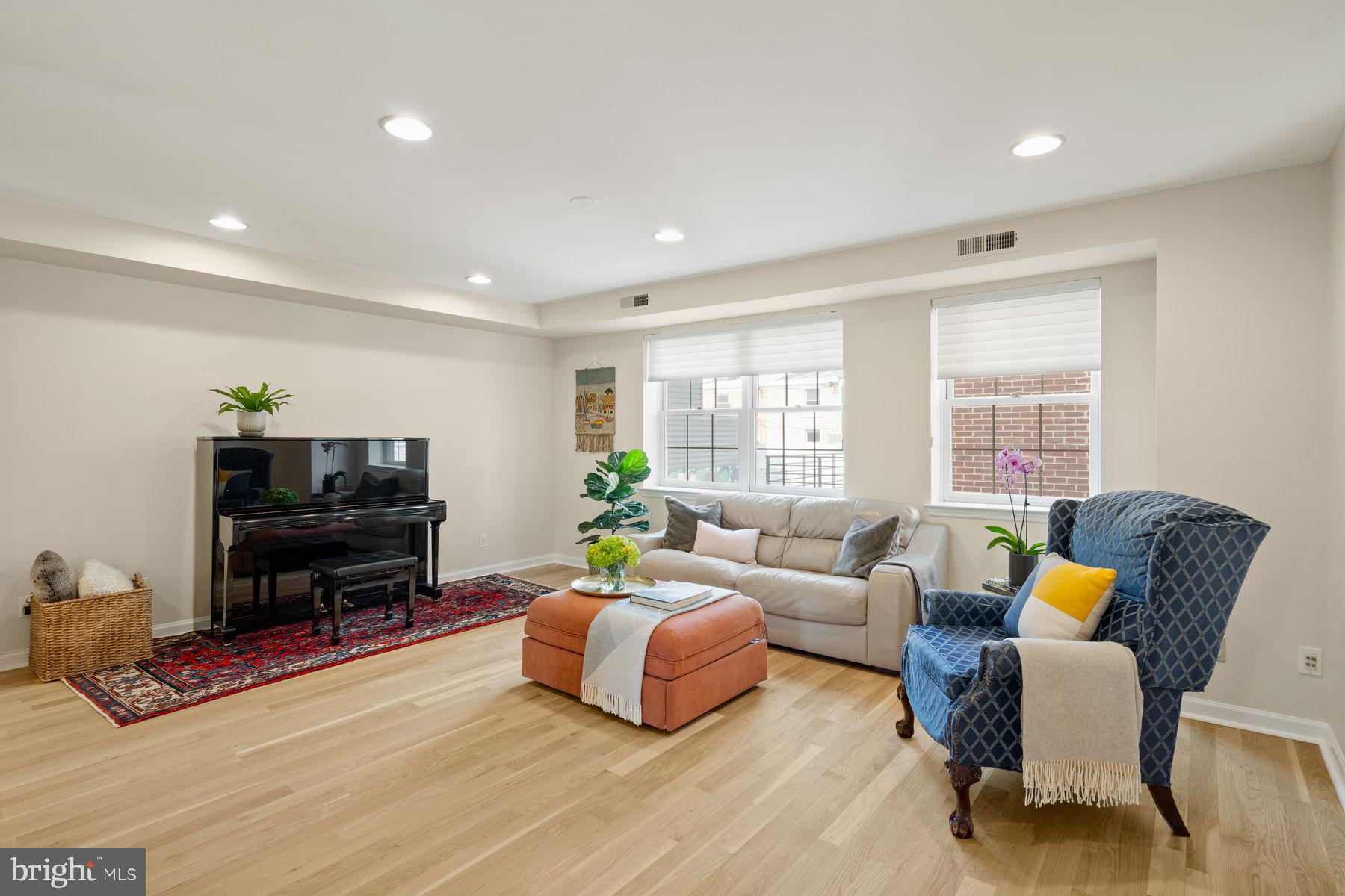 BELLA VISTA - Residential