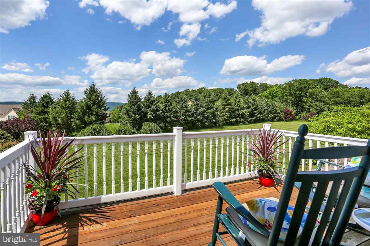 HILLSIDE FARMS - Residential