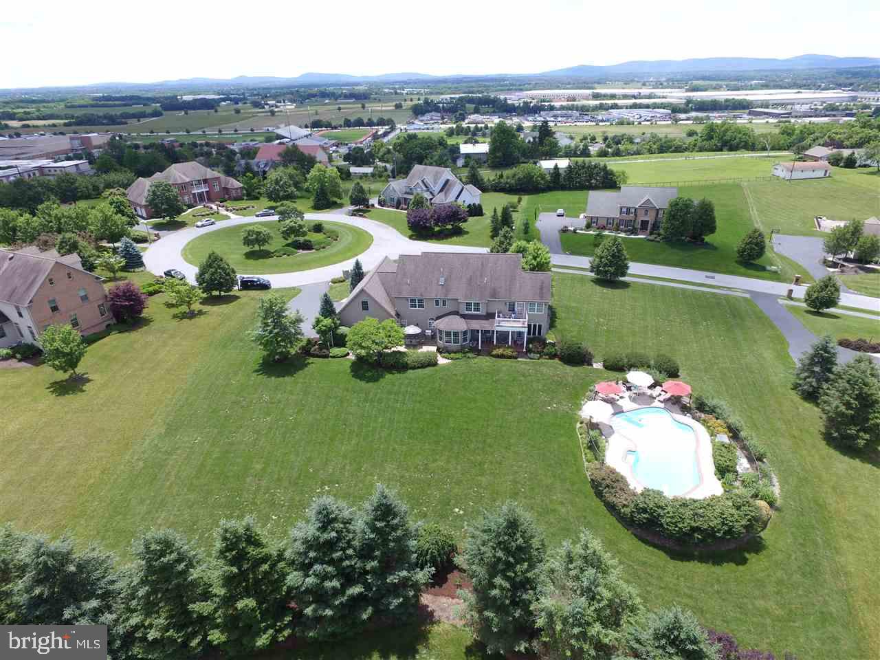 HILLSIDE FARMS - Residential