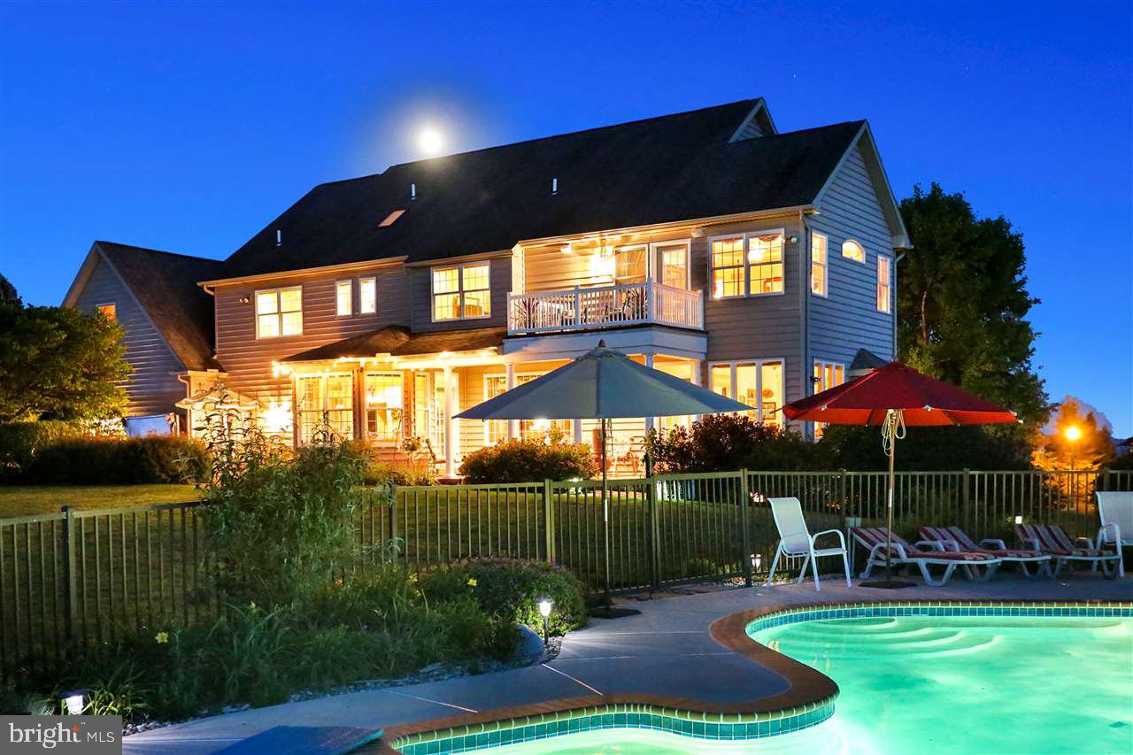 HILLSIDE FARMS - Residential