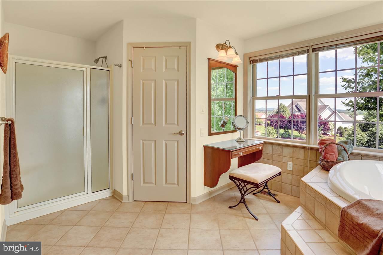 HILLSIDE FARMS - Residential