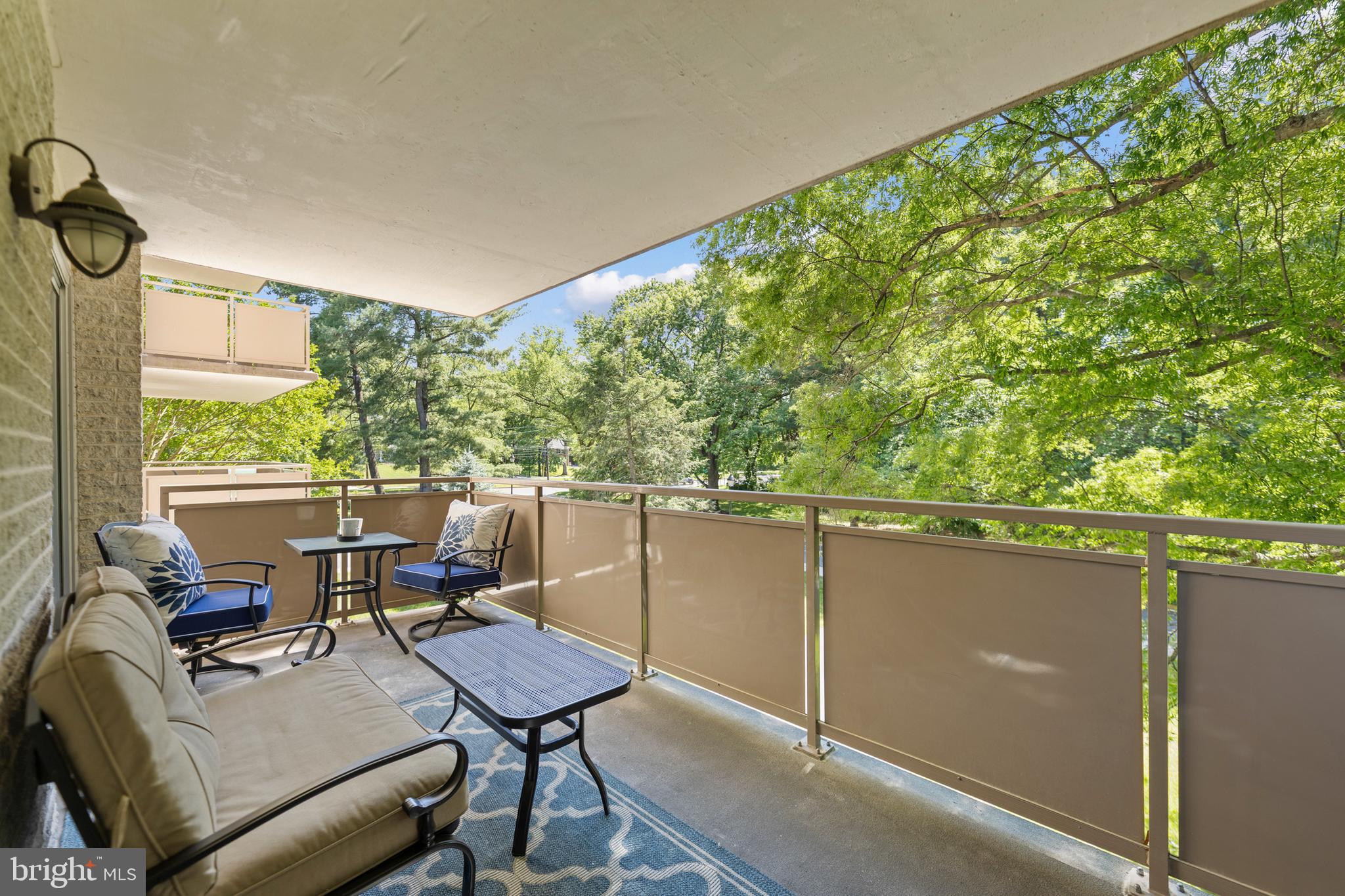 LAKESIDE TERRACE - Residential