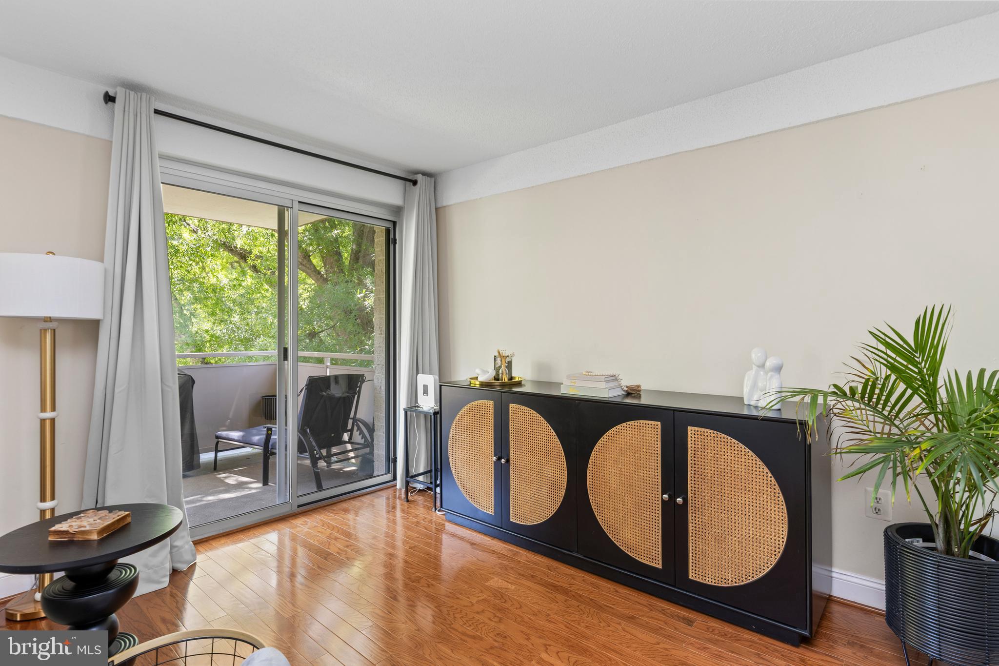 LAKESIDE TERRACE - Residential