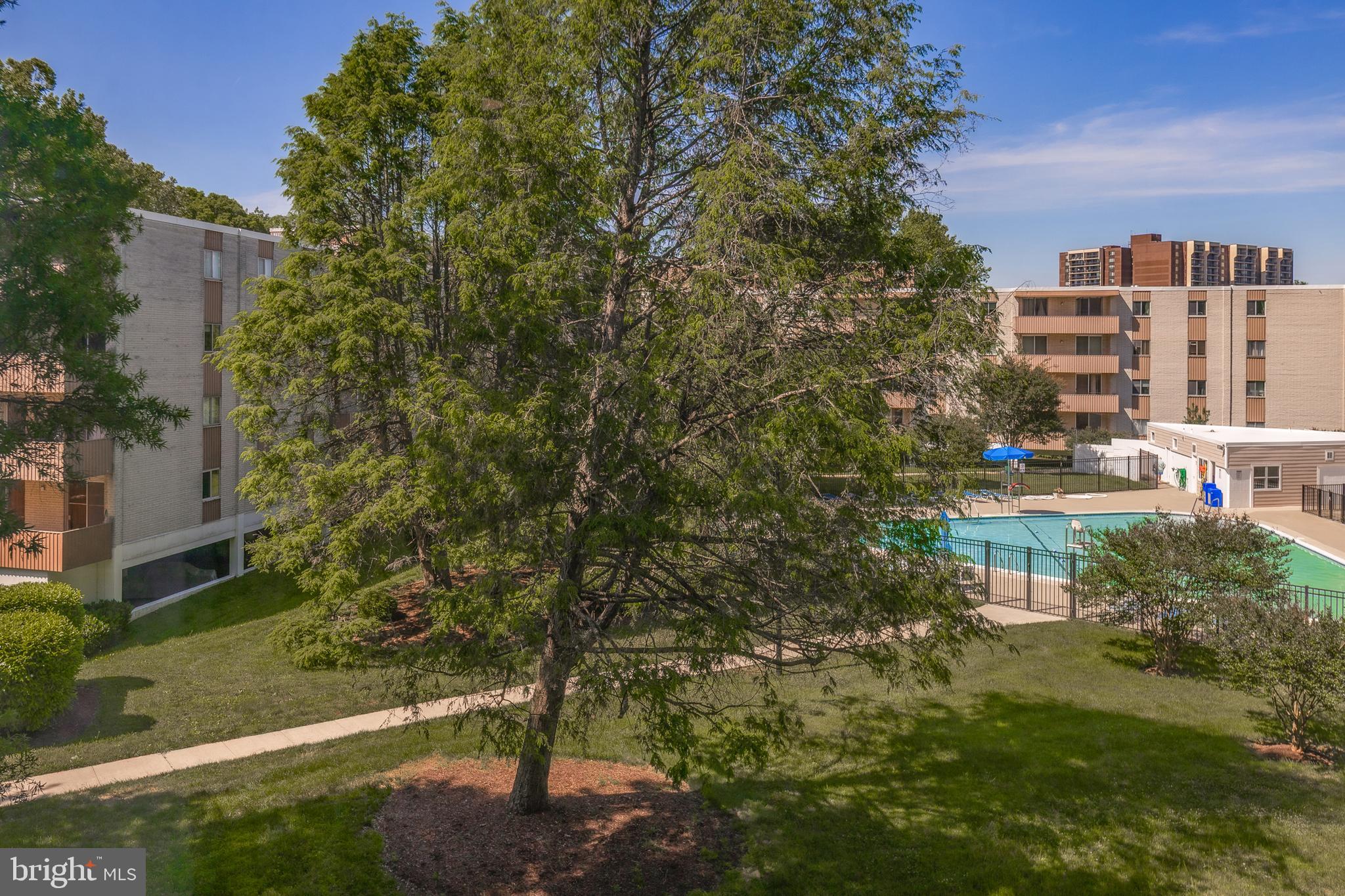 LAKESIDE TERRACE - Residential