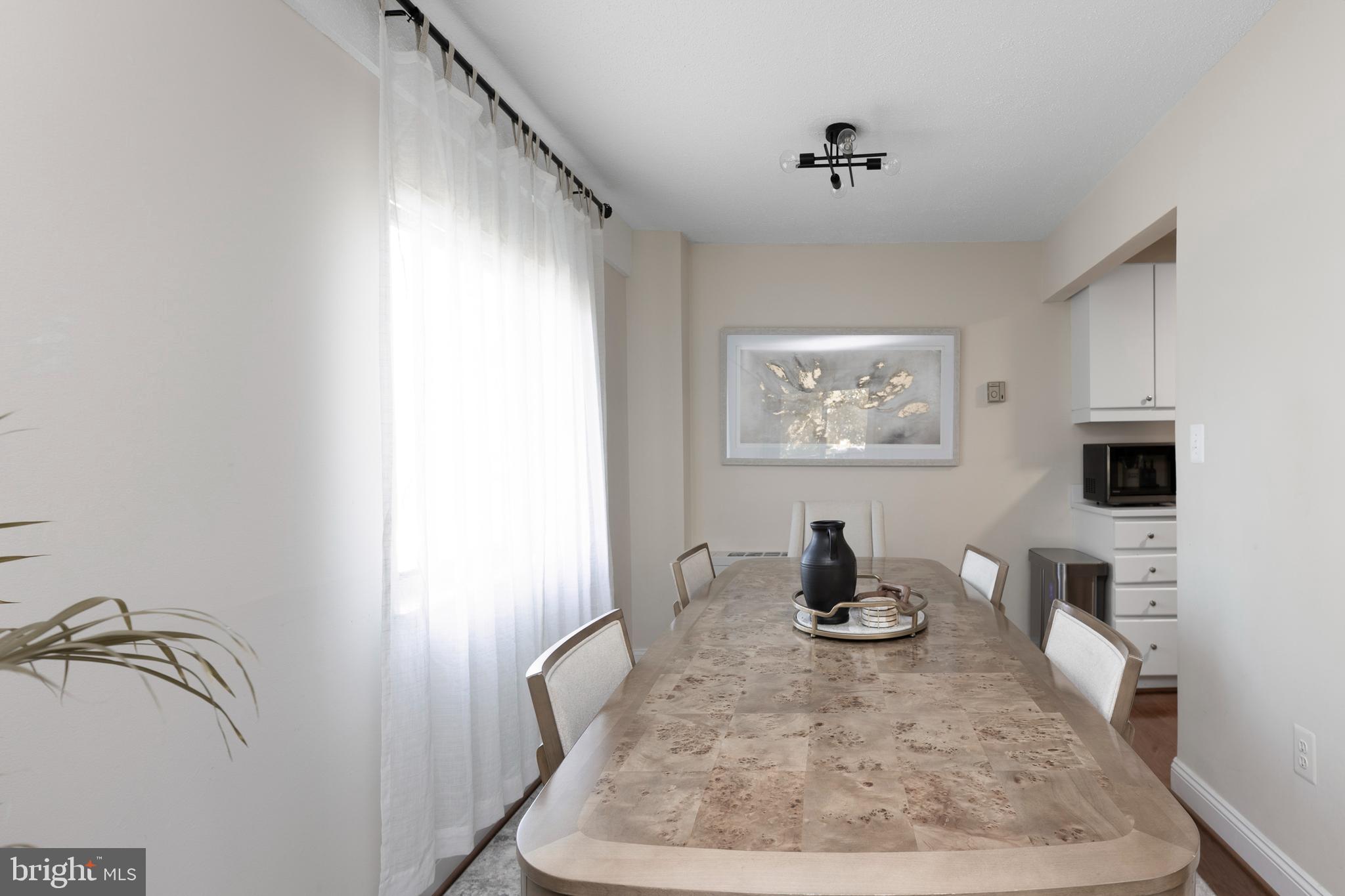 LAKESIDE TERRACE - Residential