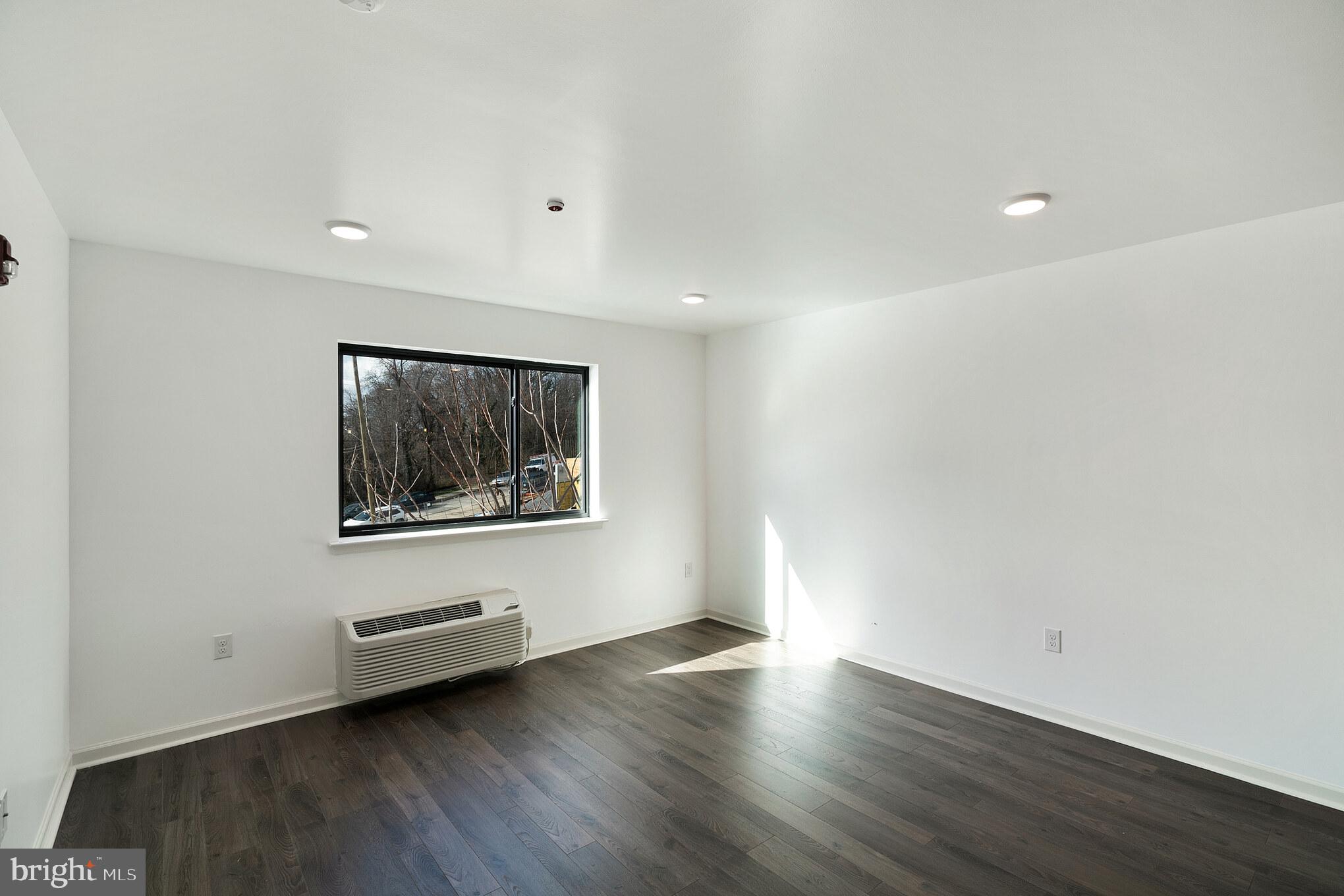 ROXBOROUGH - Residential Lease