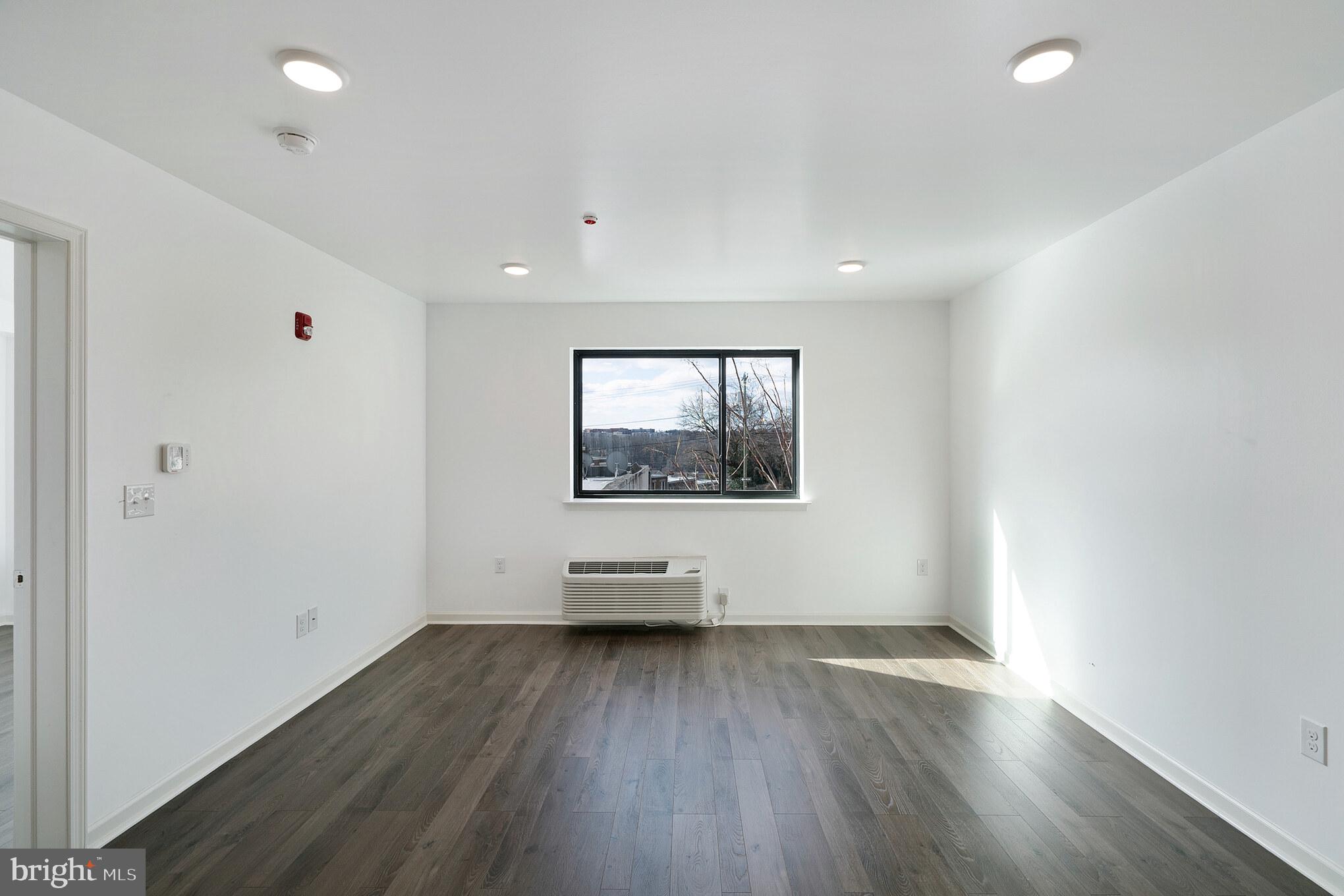 ROXBOROUGH - Residential Lease