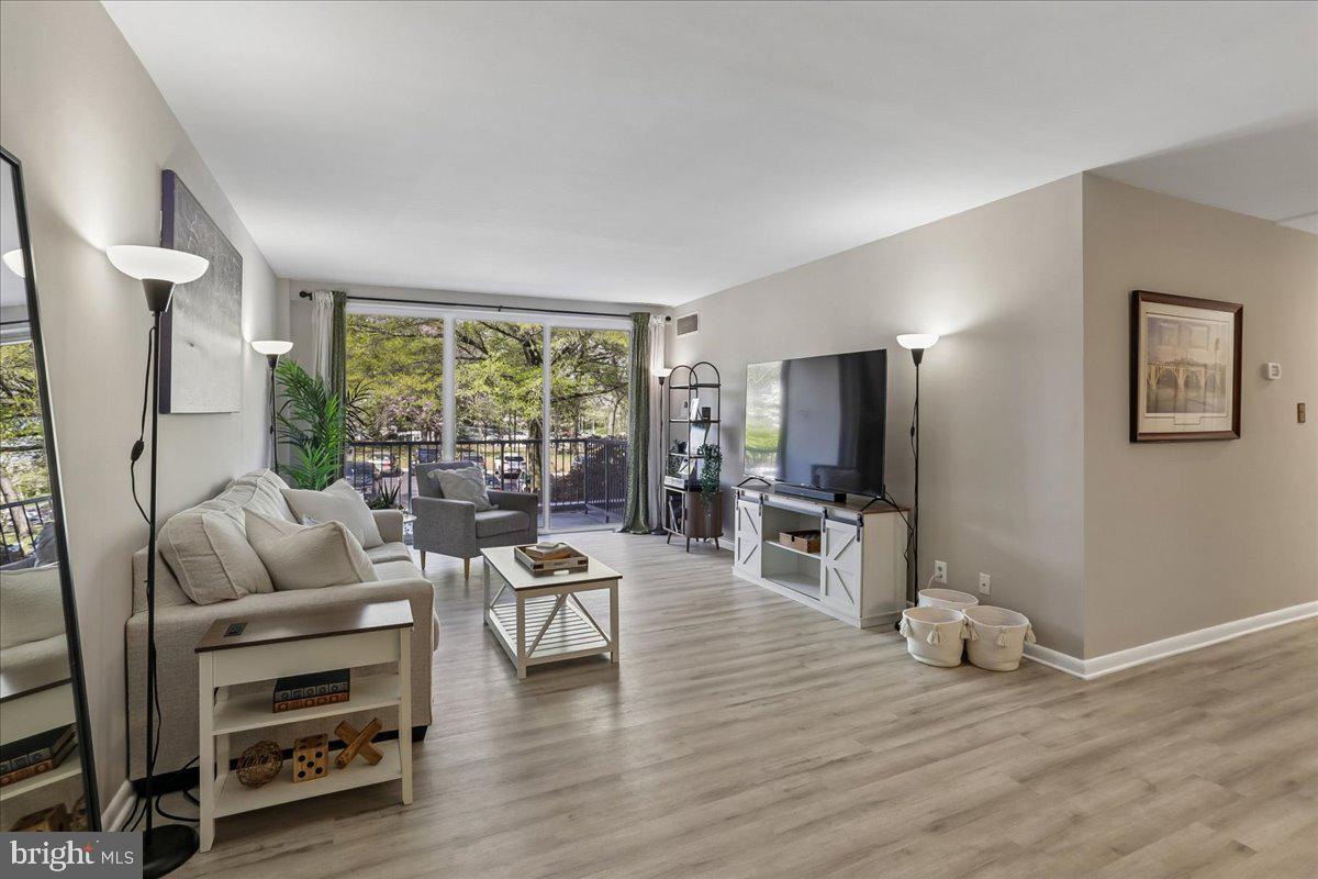WHITEHALL - Residential