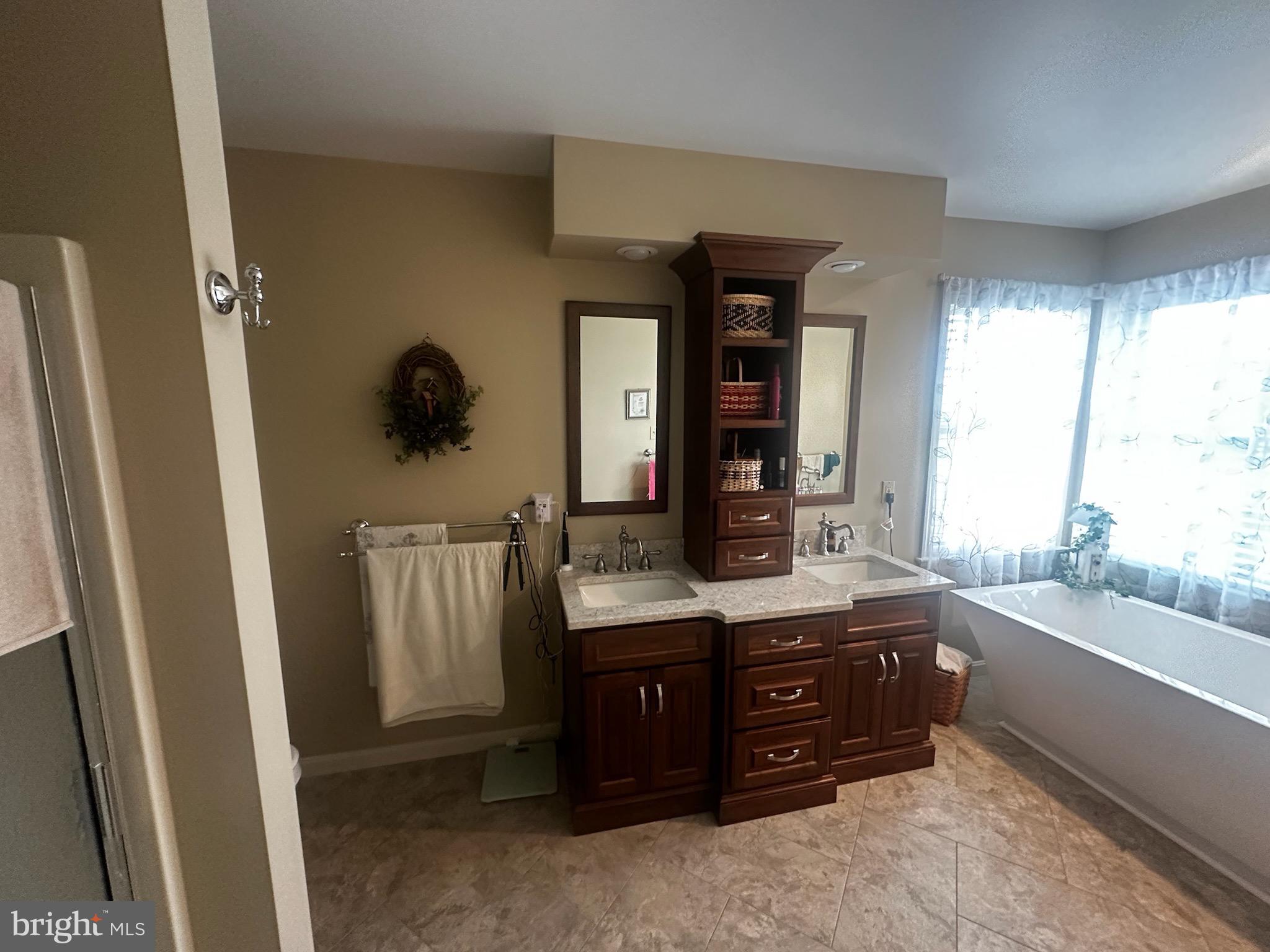 BROOKRIDGE ESTATES - Residential