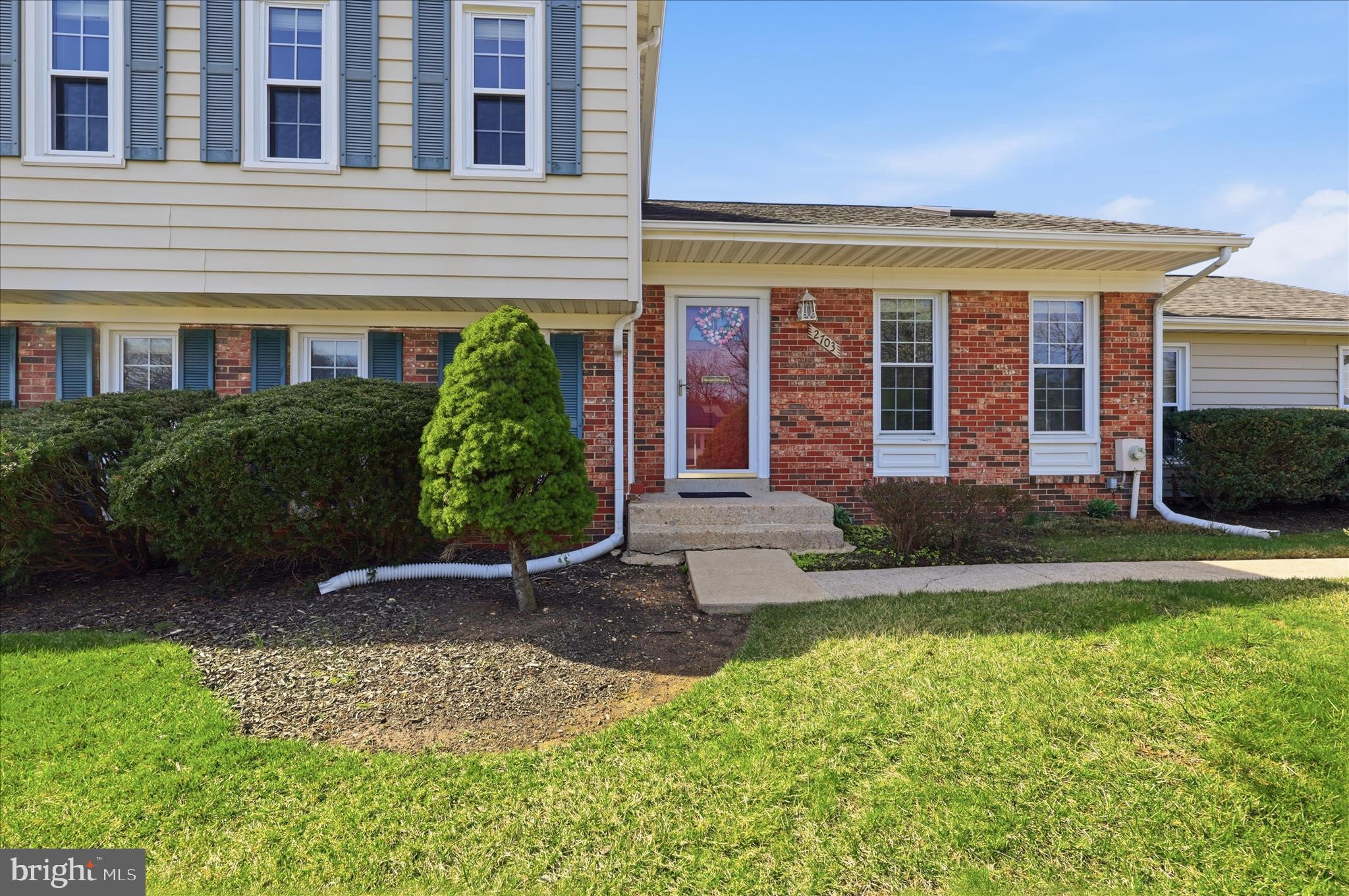 WHITE OAK MANOR - Residential