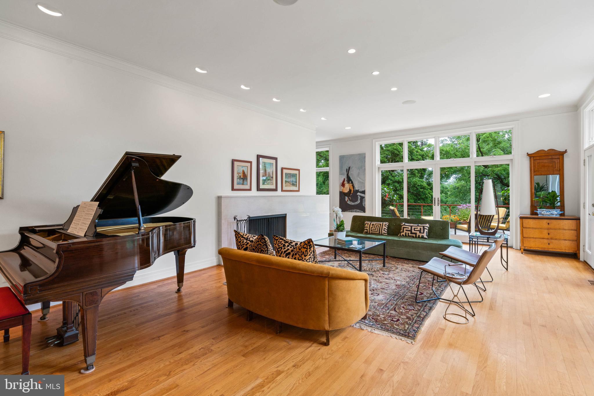 FOREST HILLS - Residential