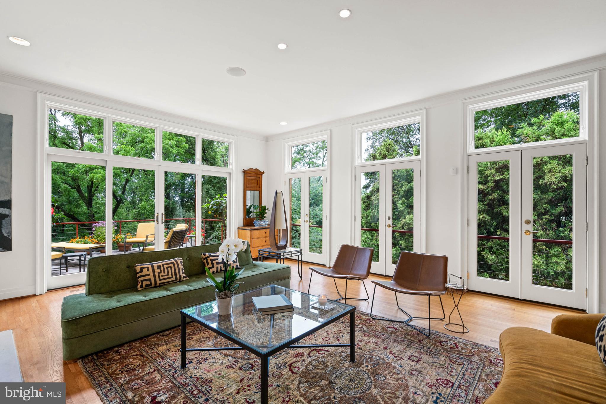 FOREST HILLS - Residential