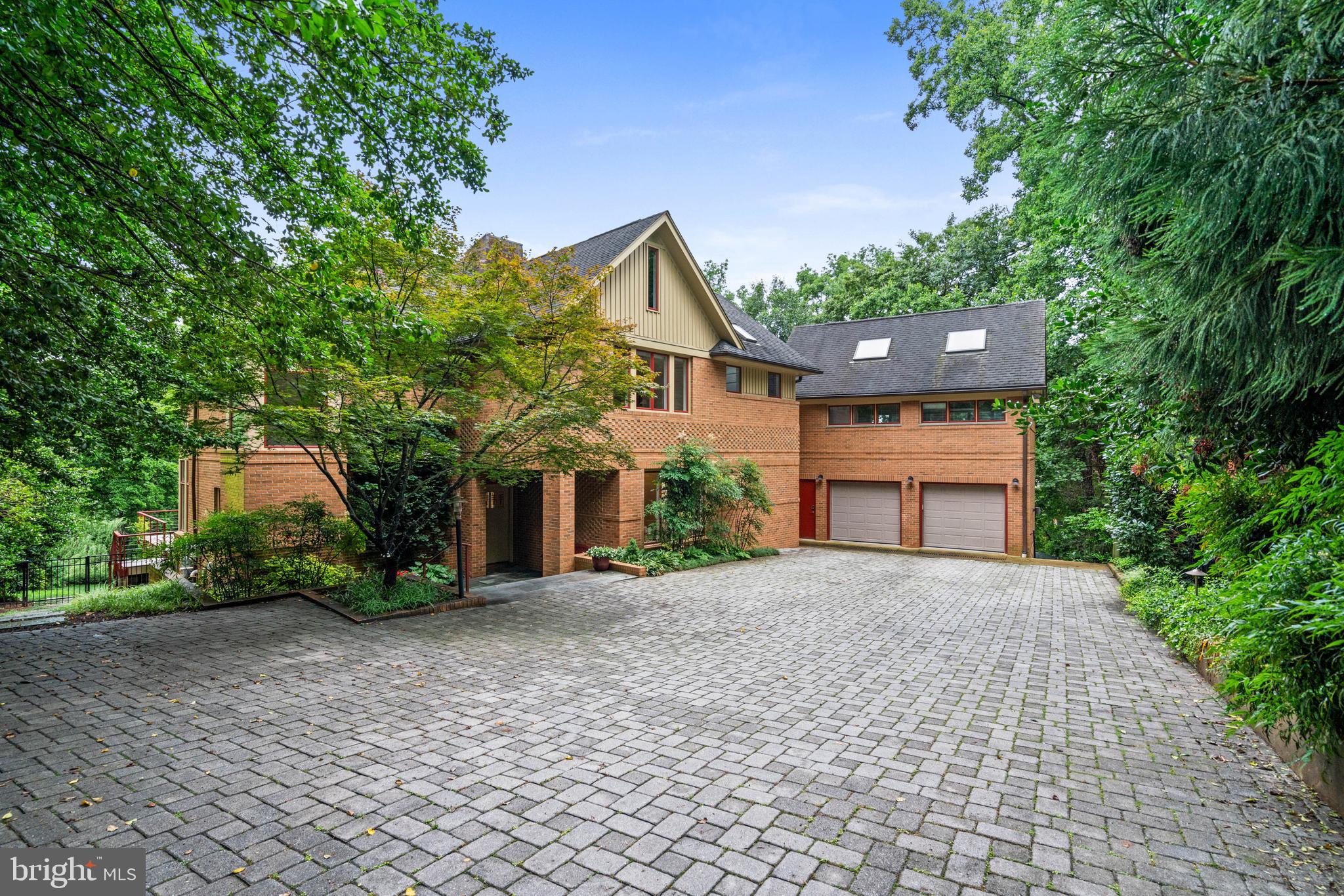FOREST HILLS - Residential
