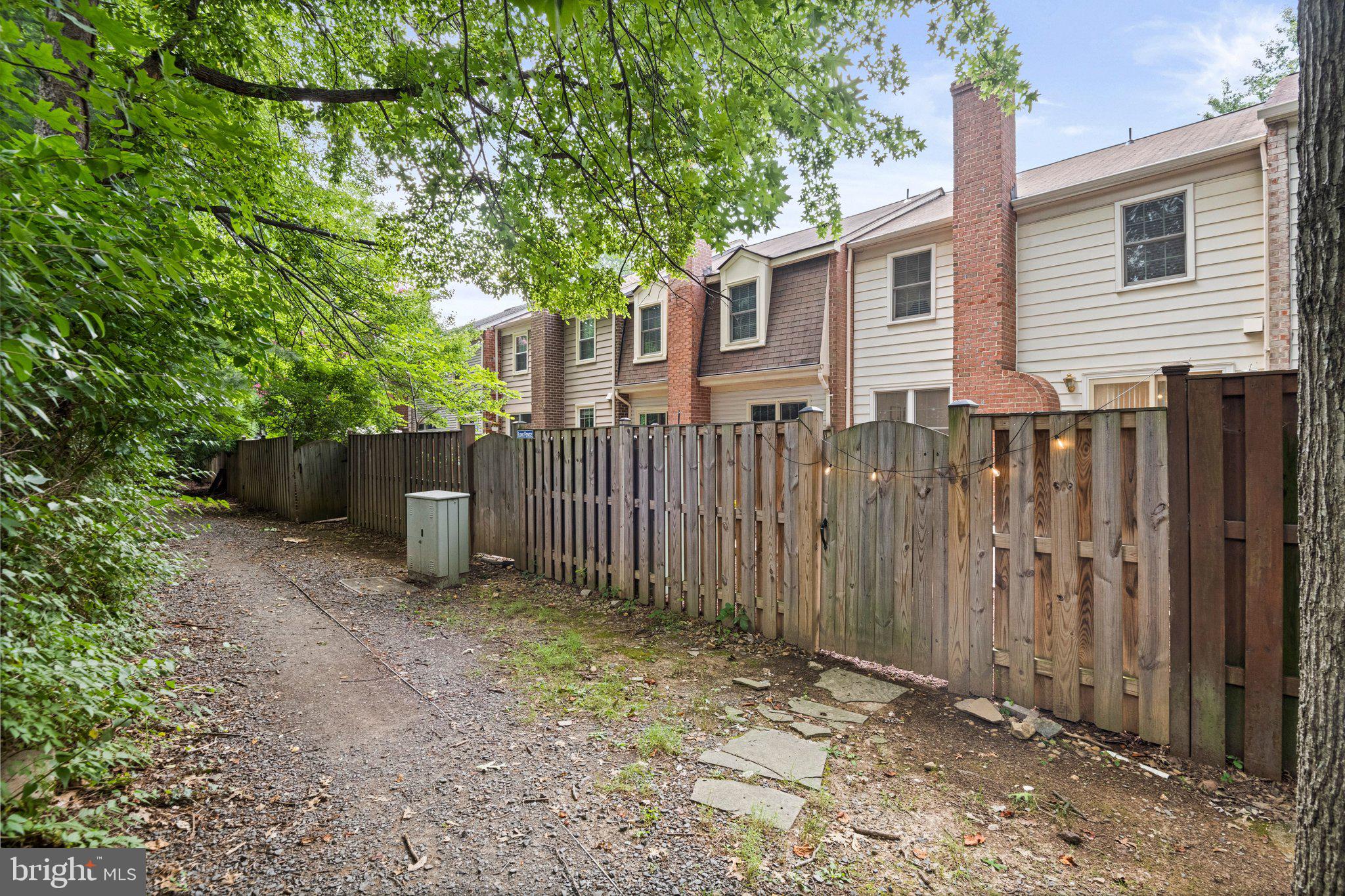 COUNTRY CREEK - Residential