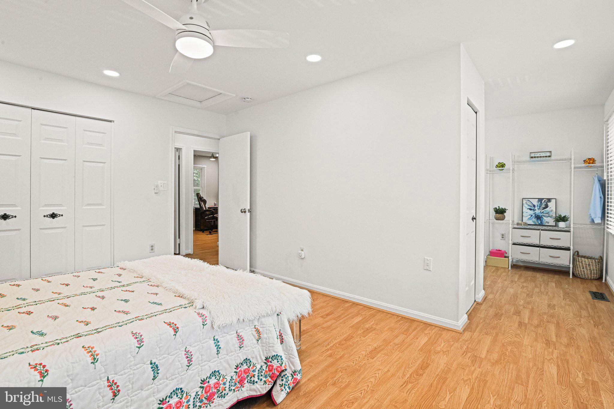 COUNTRY CREEK - Residential