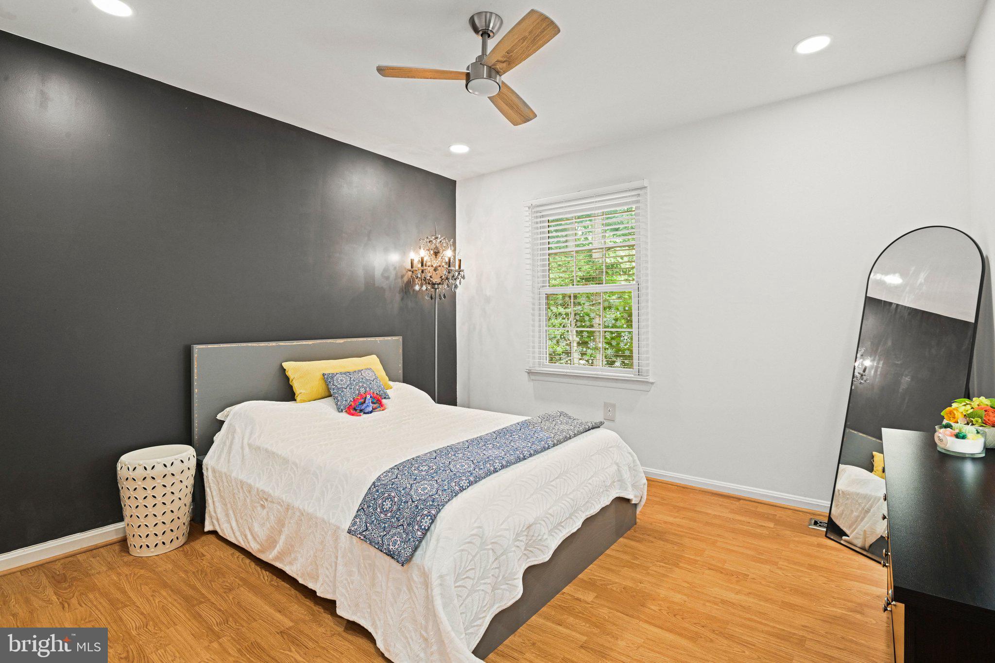 COUNTRY CREEK - Residential