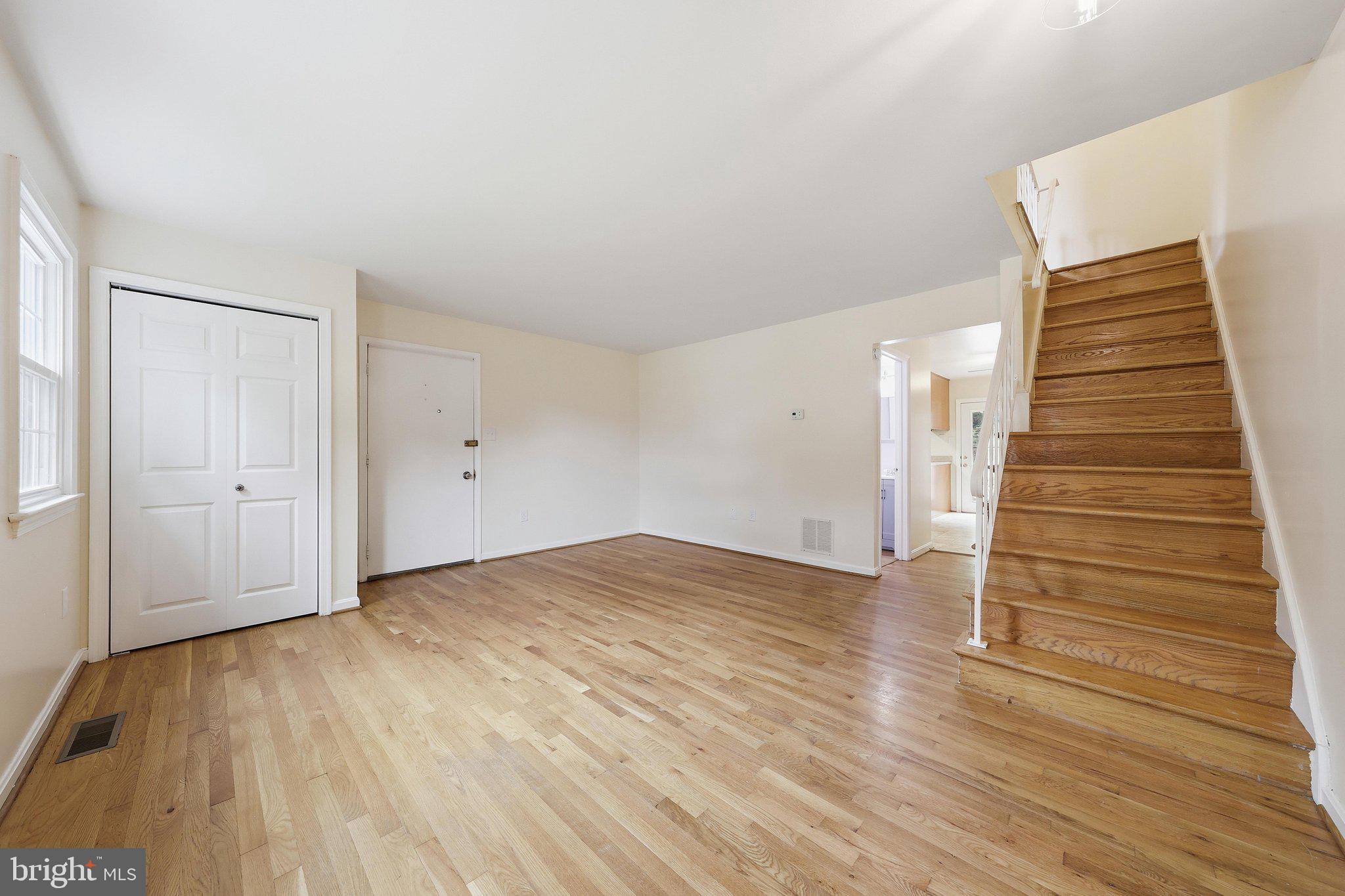 LONDONTOWNE - Residential