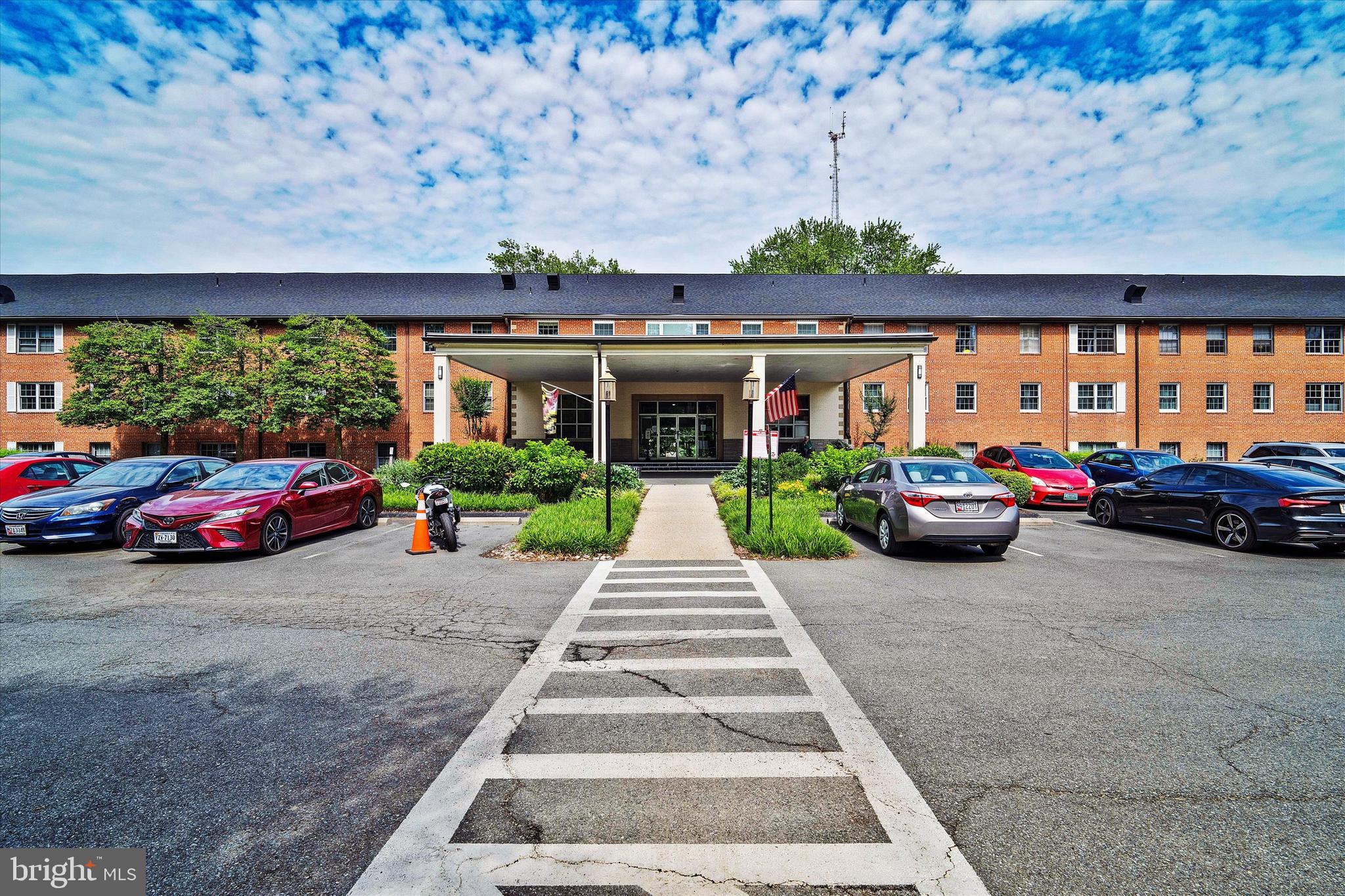 KENWOOD PLACE - Residential
