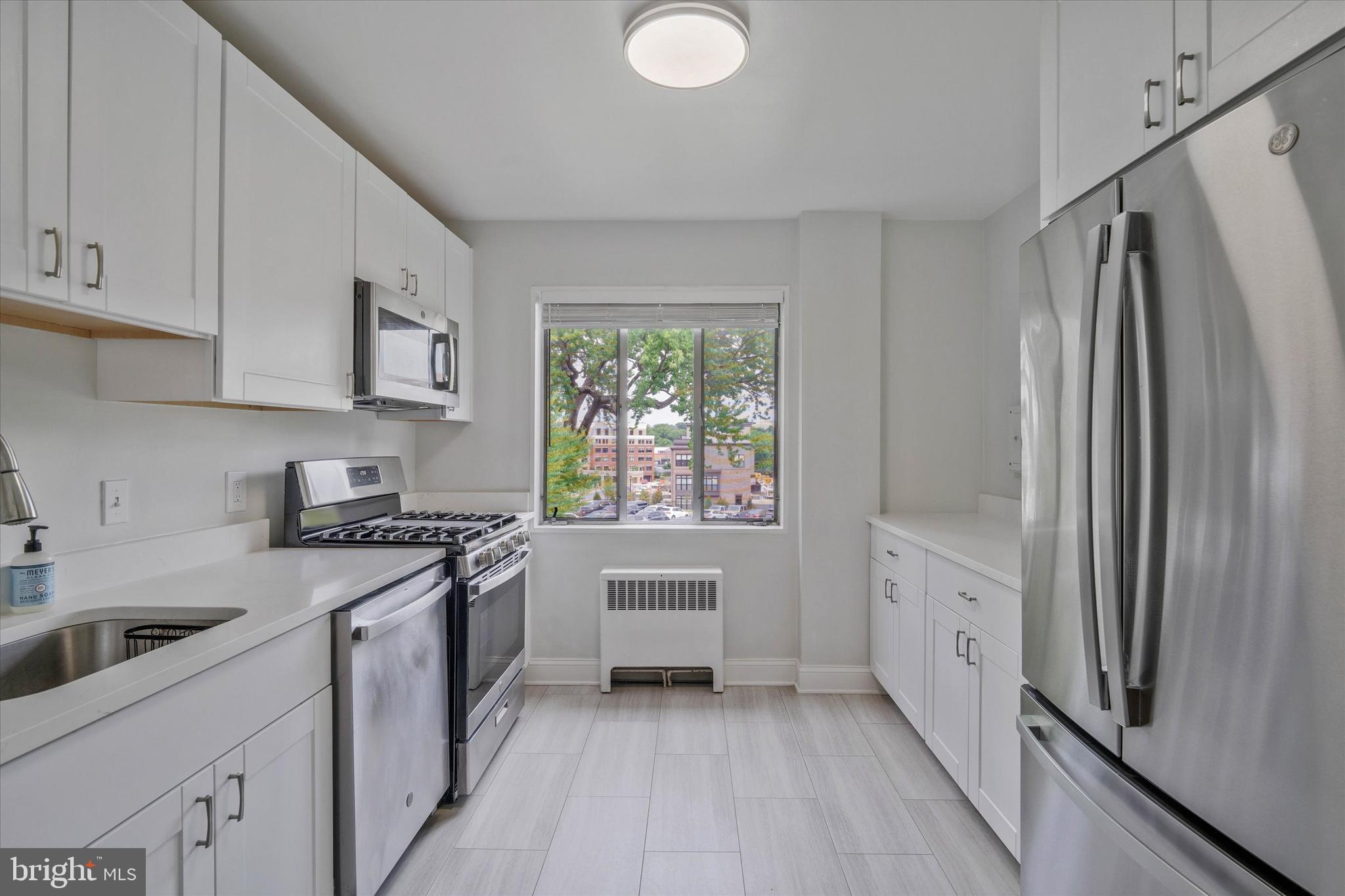 KENWOOD PLACE - Residential