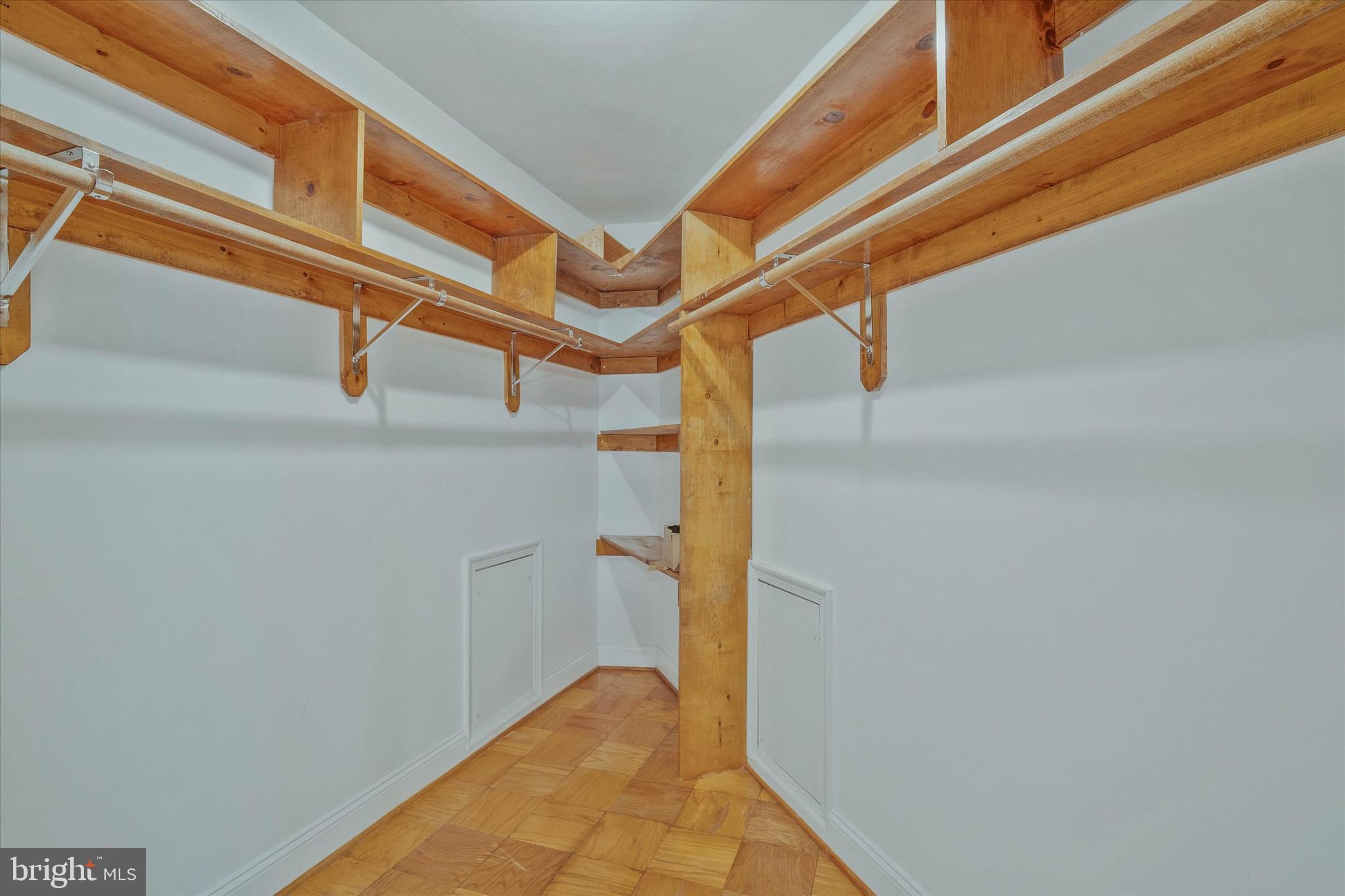 KENWOOD PLACE - Residential