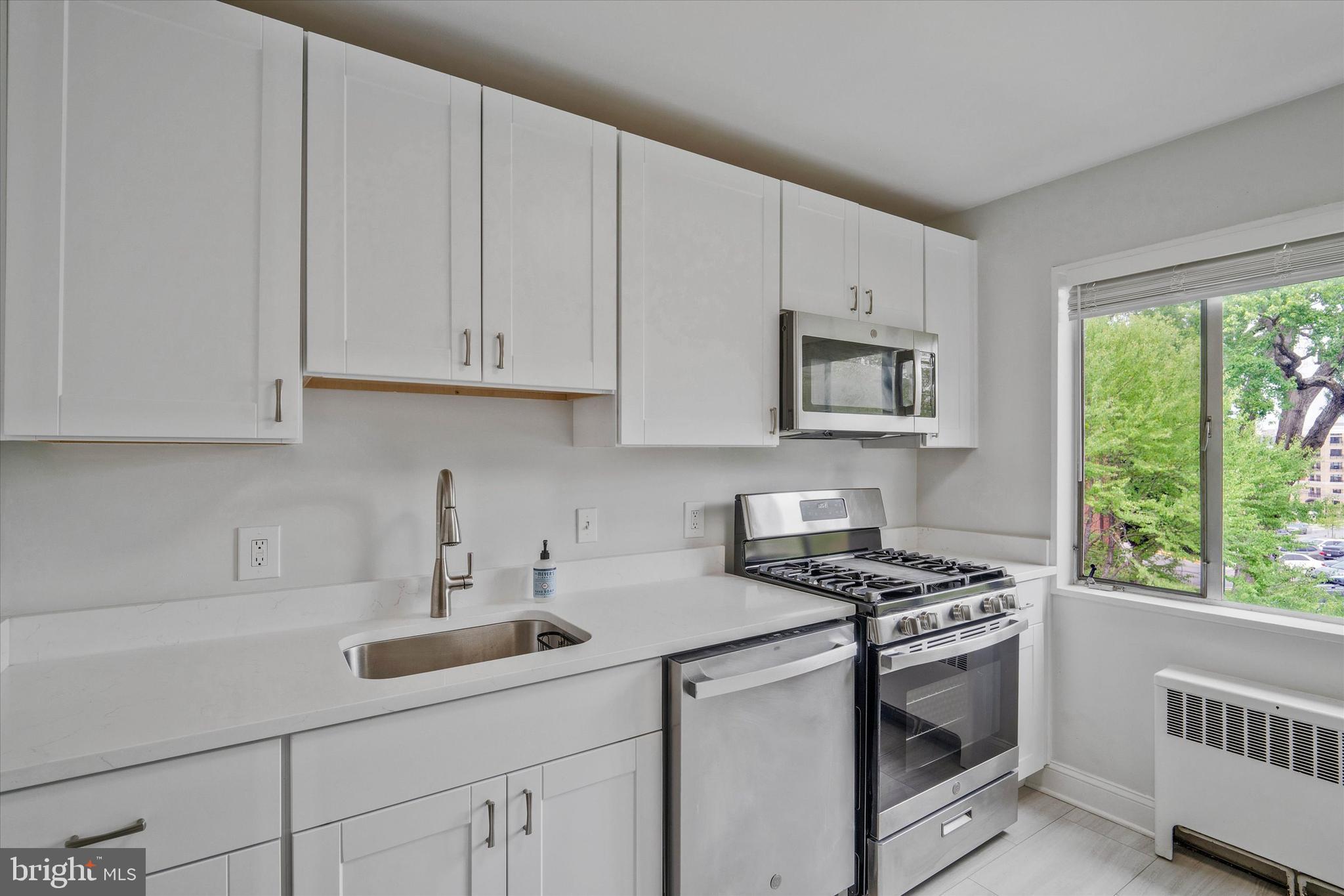KENWOOD PLACE - Residential