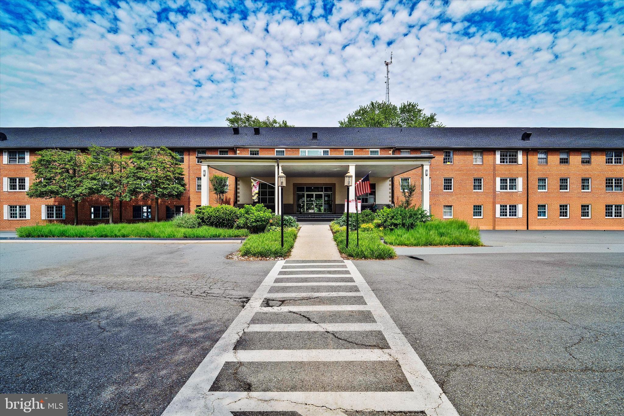 KENWOOD PLACE - Residential