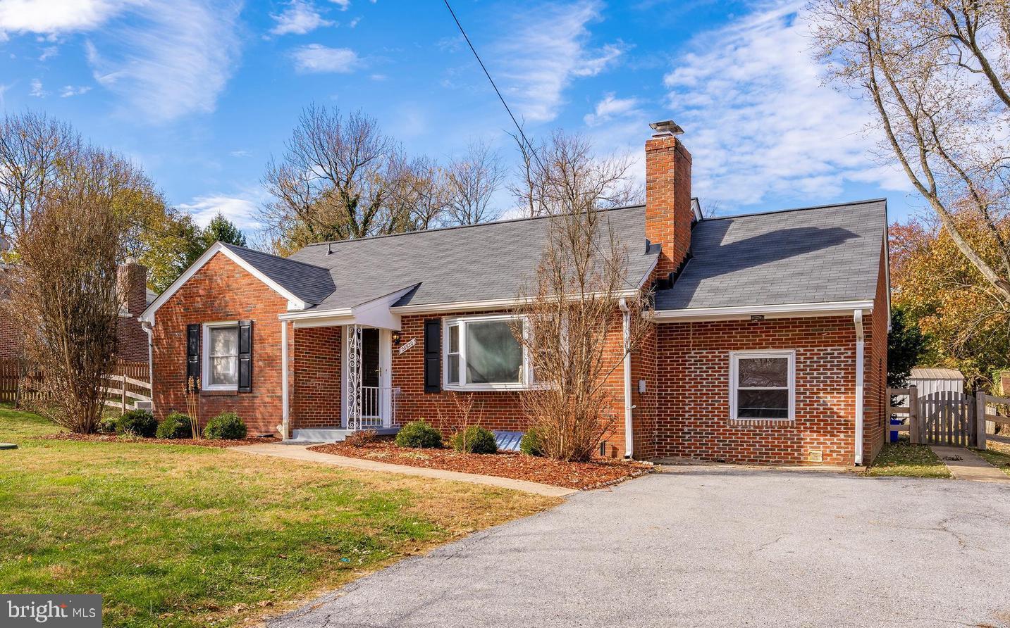 Good news ! HVAC is 6 months old, oil tank was removed.
Hardwood  floors freshly refinished.
Do not miss a single house in Montgomery County for such a bargain
Owner is in the process of finish moving out, only 1 room is being used, not vacant.
Public Water and Central A/C. There is septic tank