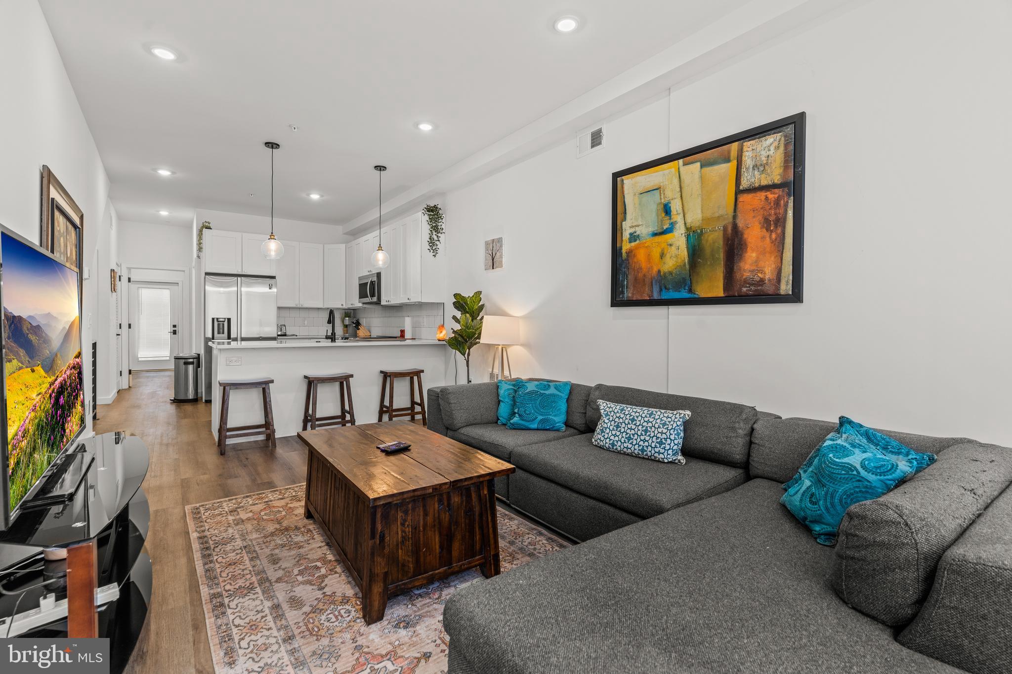 POINT BREEZE - Commercial Sale