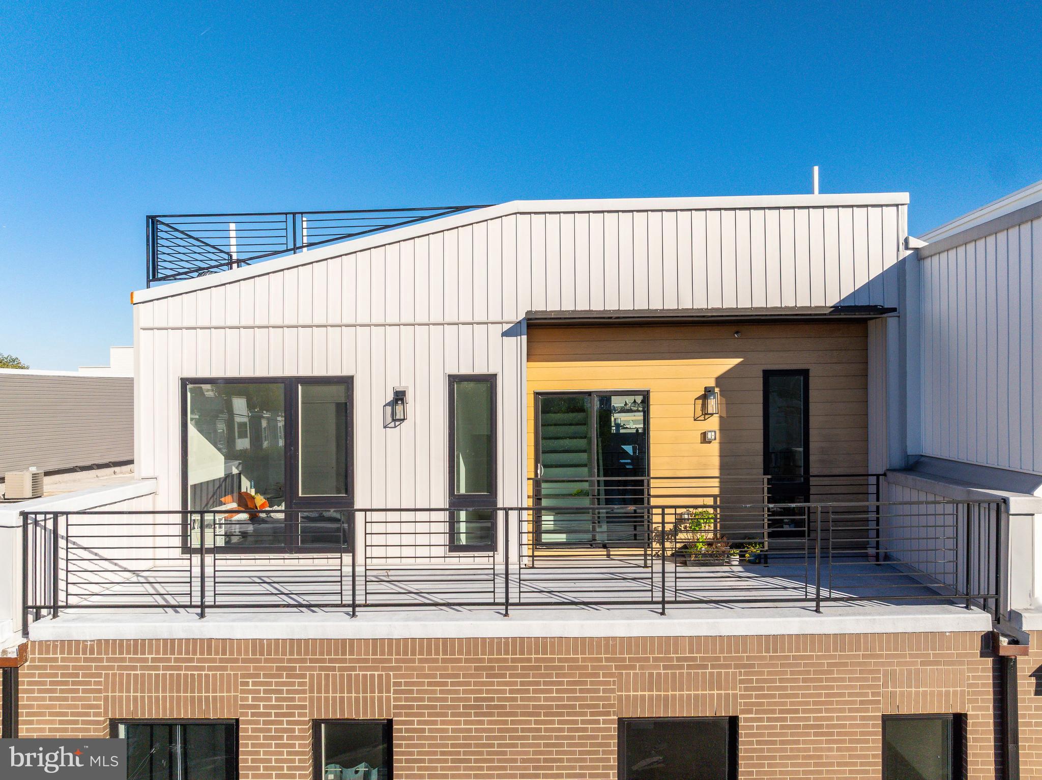 POINT BREEZE - Commercial Sale