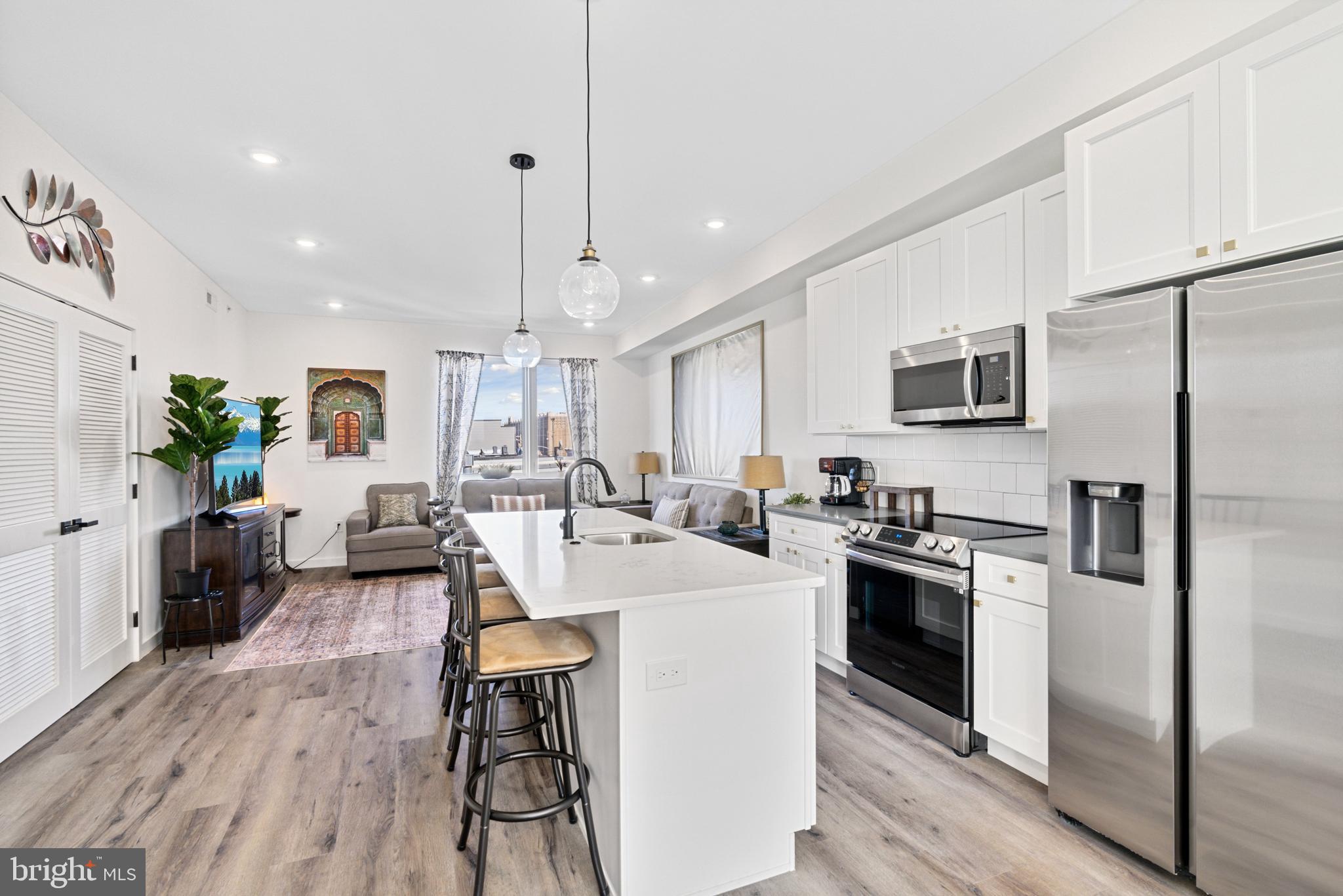 POINT BREEZE - Commercial Sale