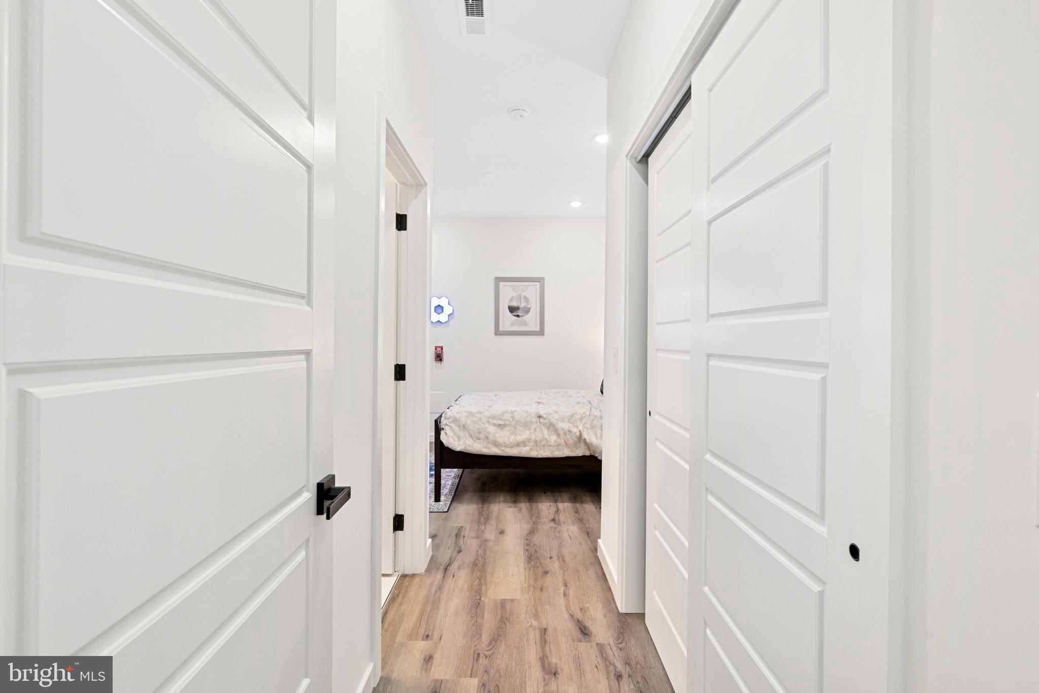 POINT BREEZE - Commercial Sale