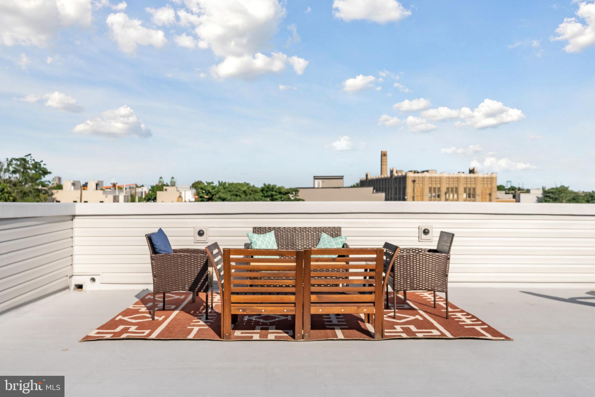 POINT BREEZE - Commercial Sale