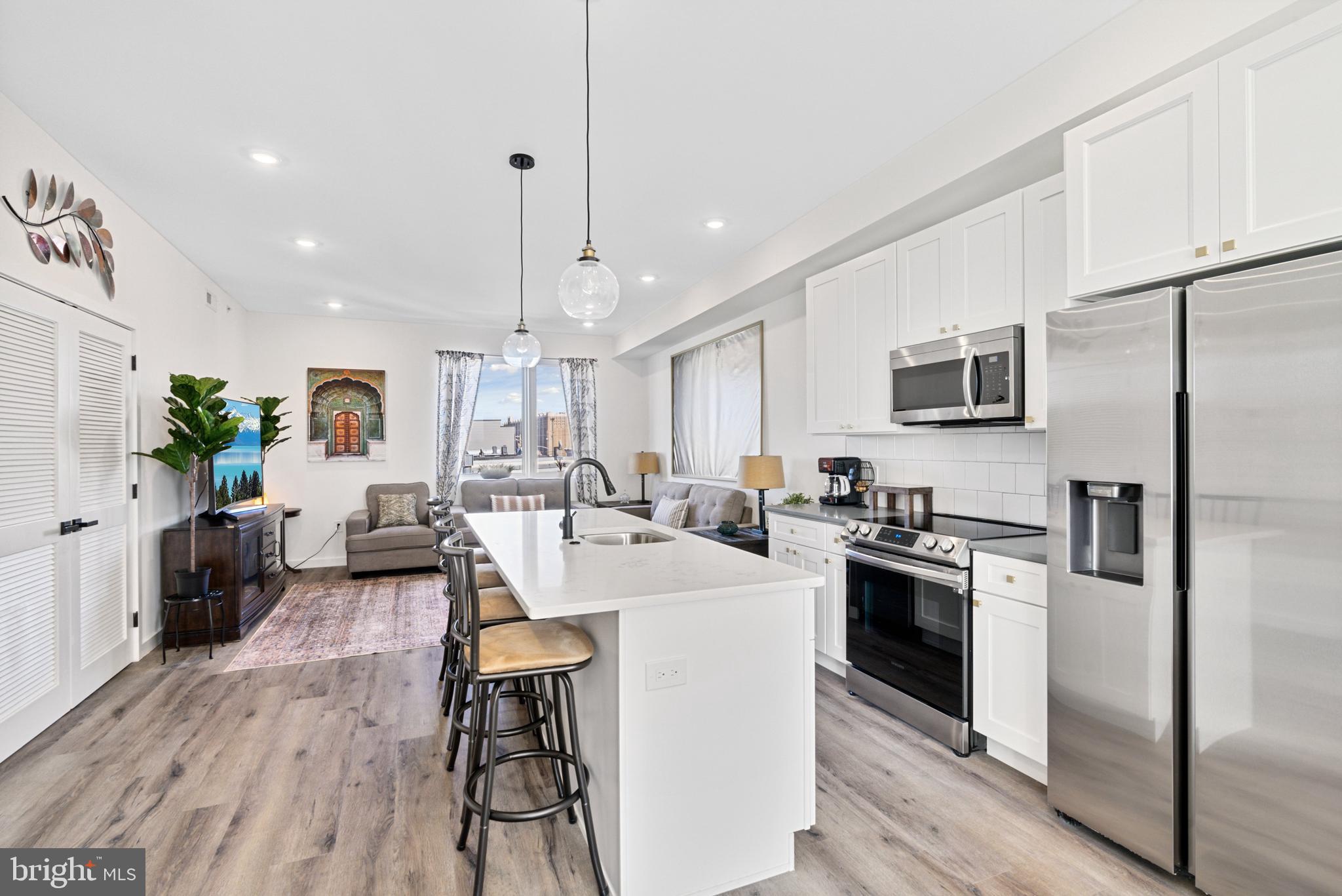 POINT BREEZE - Commercial Sale