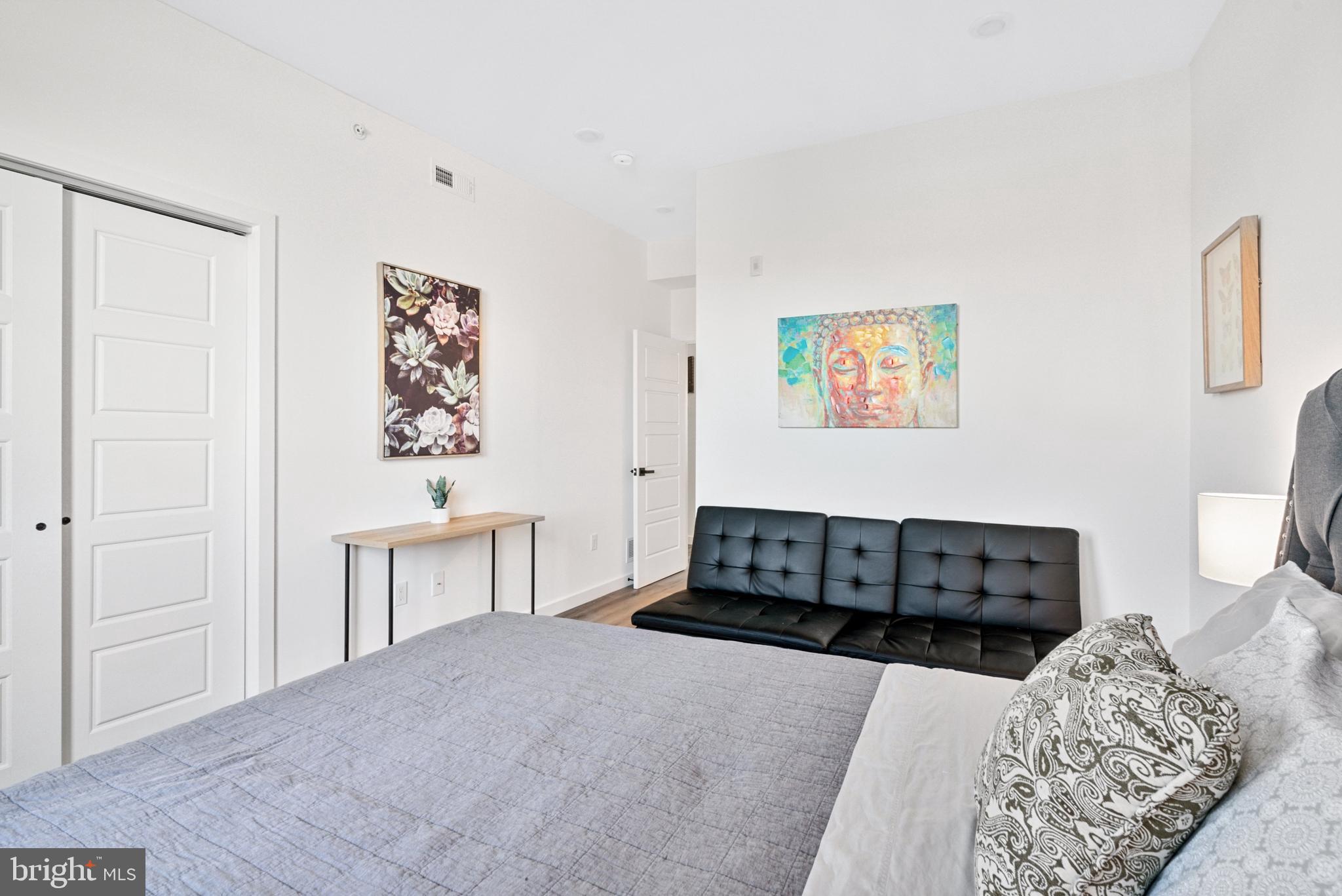 POINT BREEZE - Commercial Sale