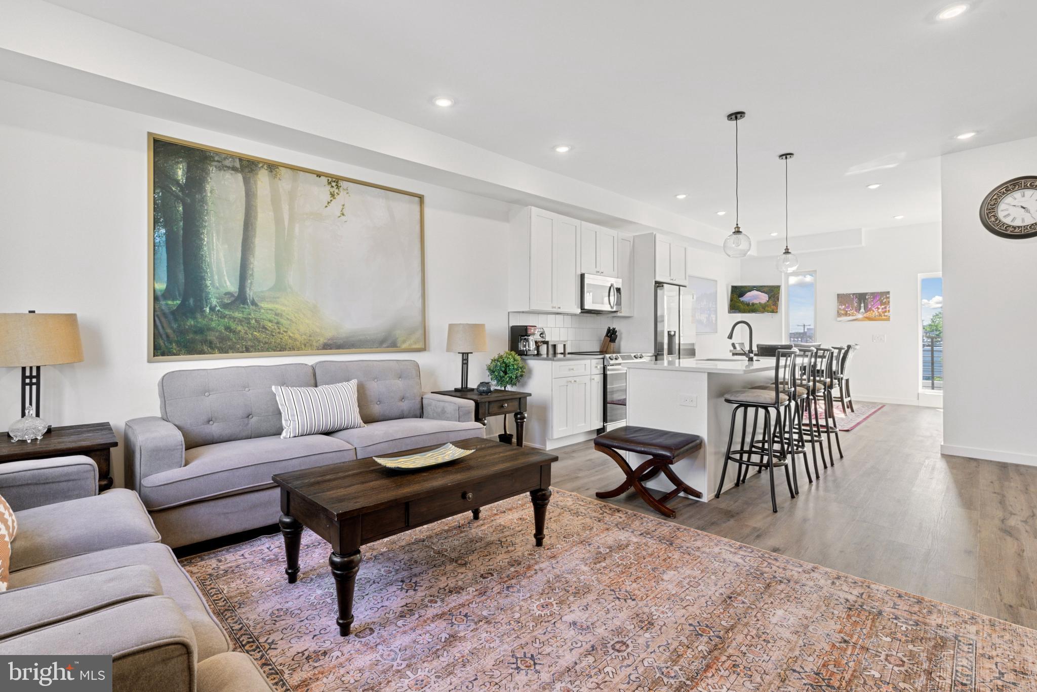 POINT BREEZE - Commercial Sale