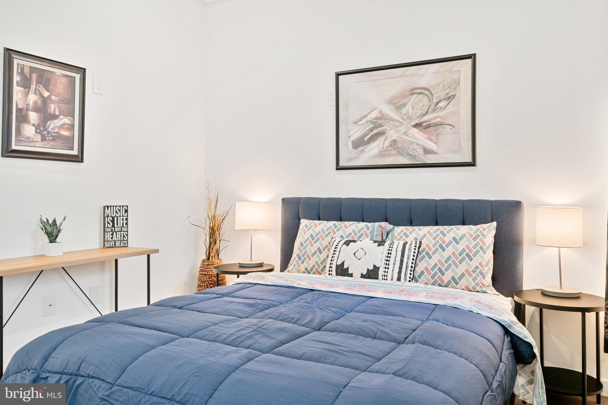 POINT BREEZE - Commercial Sale