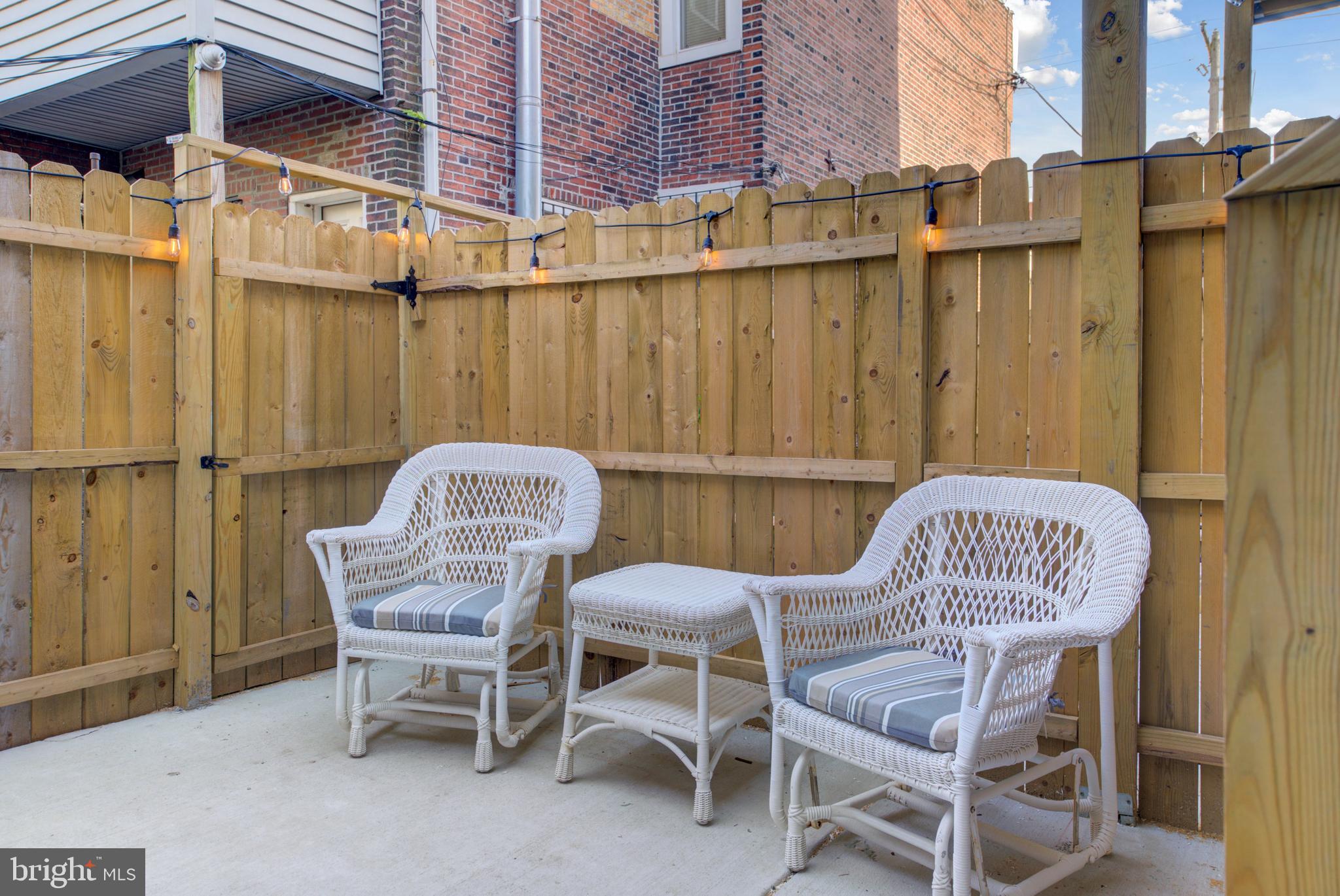 POINT BREEZE - Commercial Sale