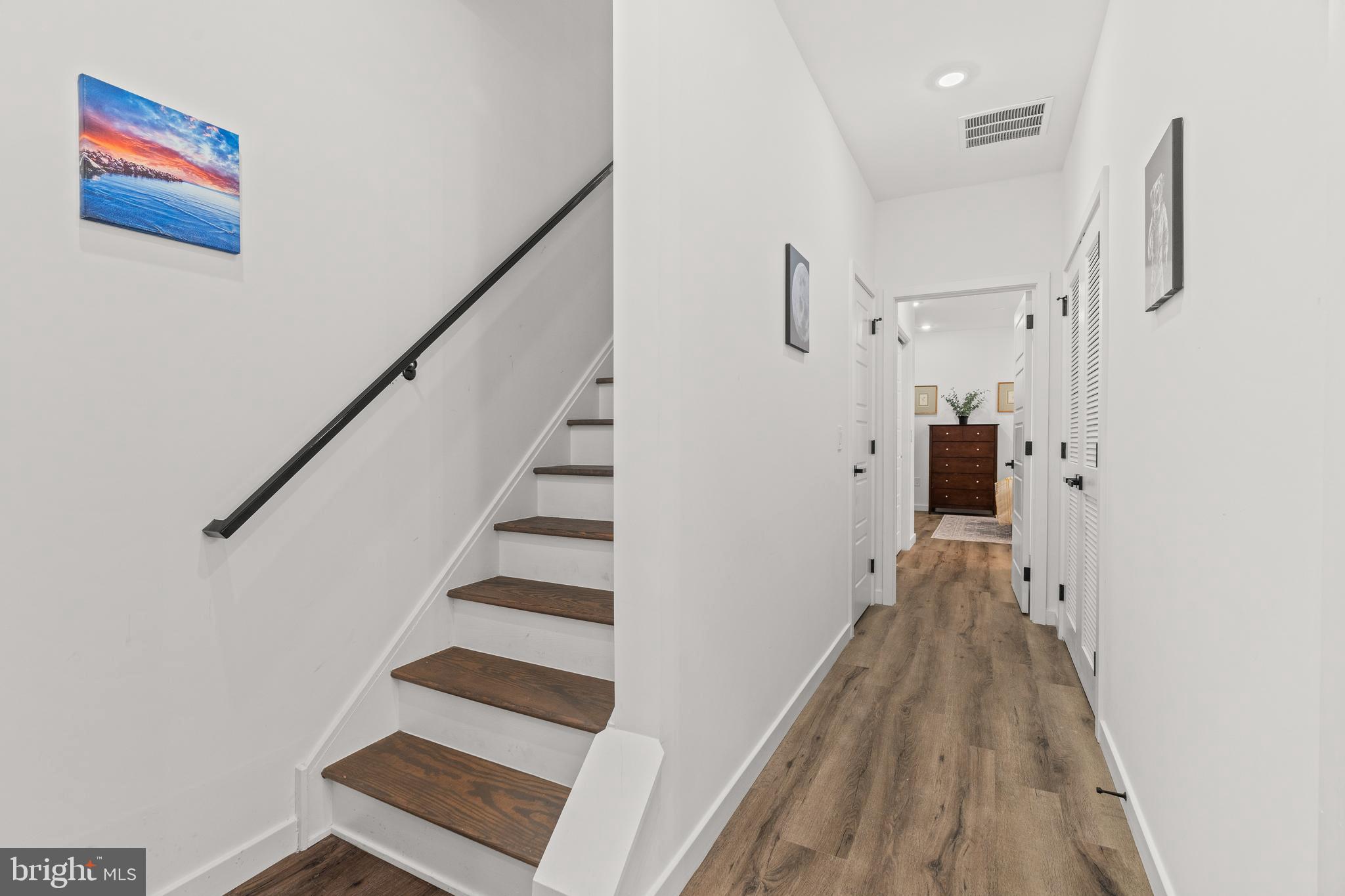 POINT BREEZE - Commercial Sale