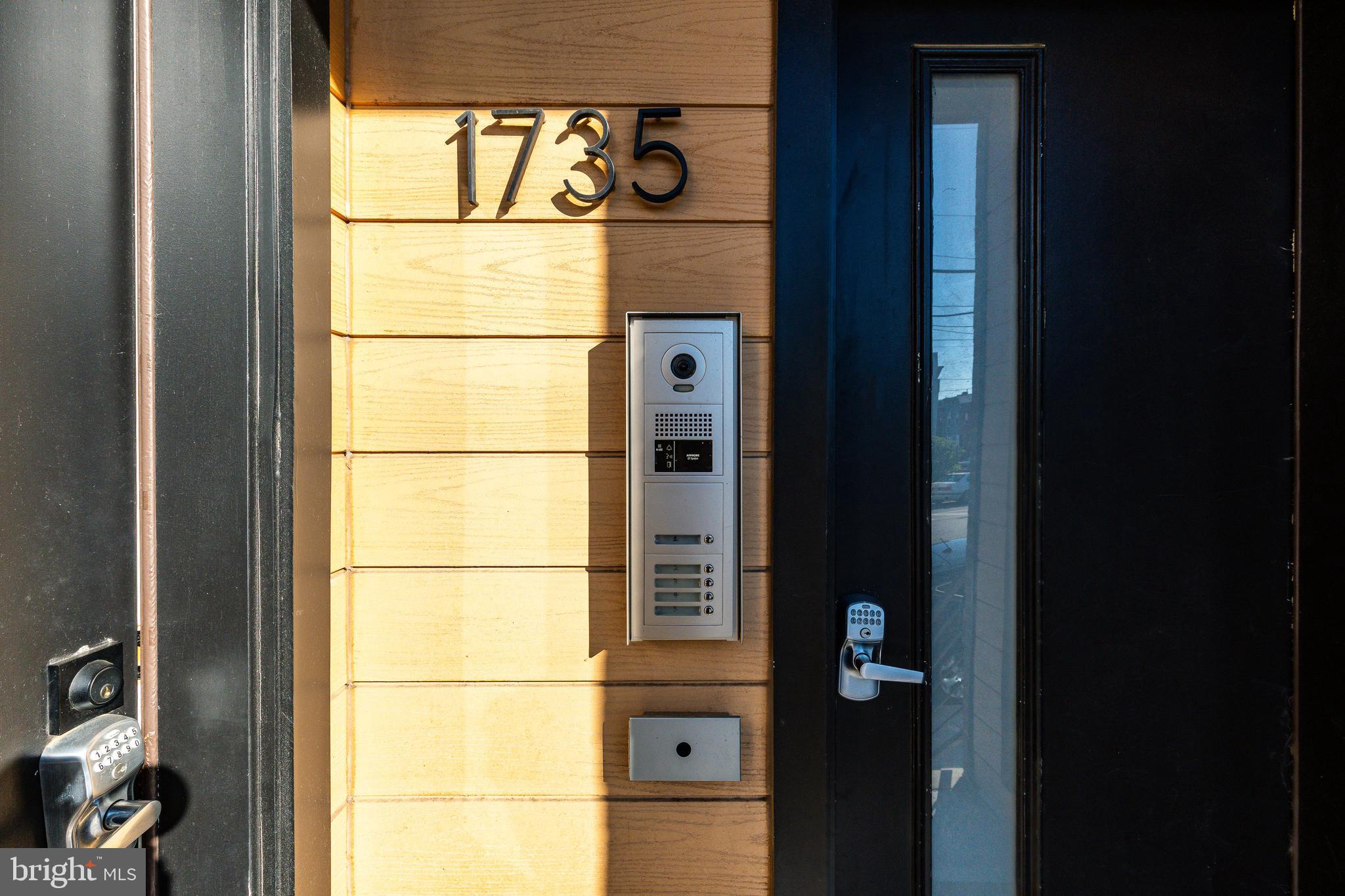 POINT BREEZE - Commercial Sale