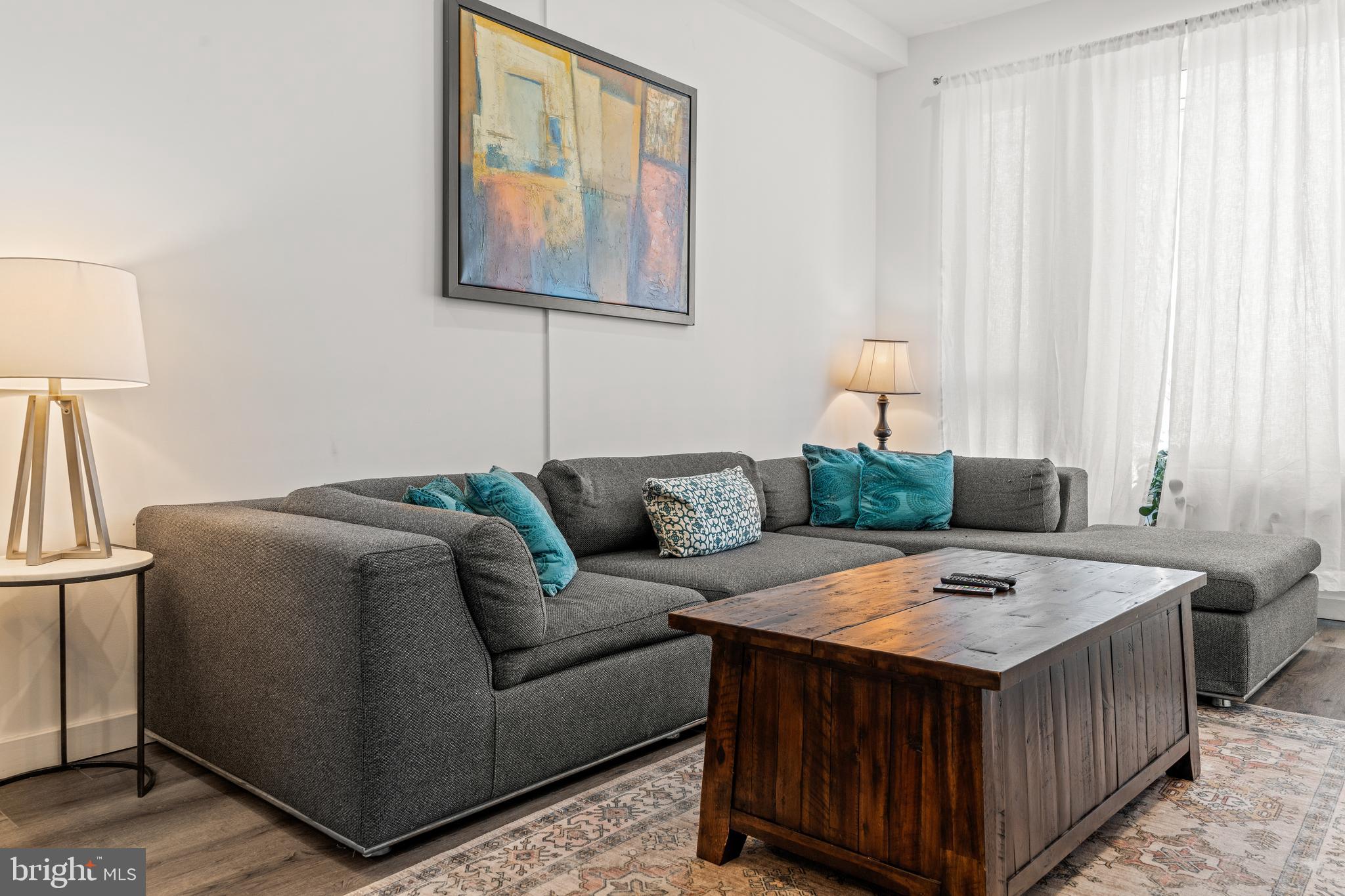 POINT BREEZE - Commercial Sale