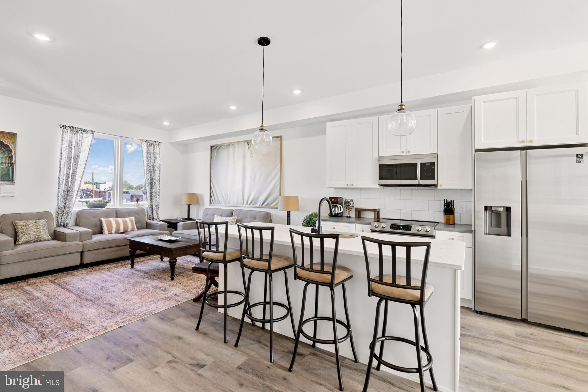 POINT BREEZE - Commercial Sale