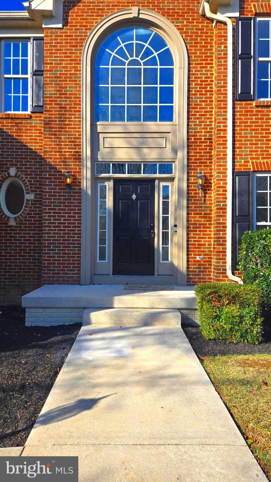 THE VILLAGE OF WASHINGTON TRAIL - Residential