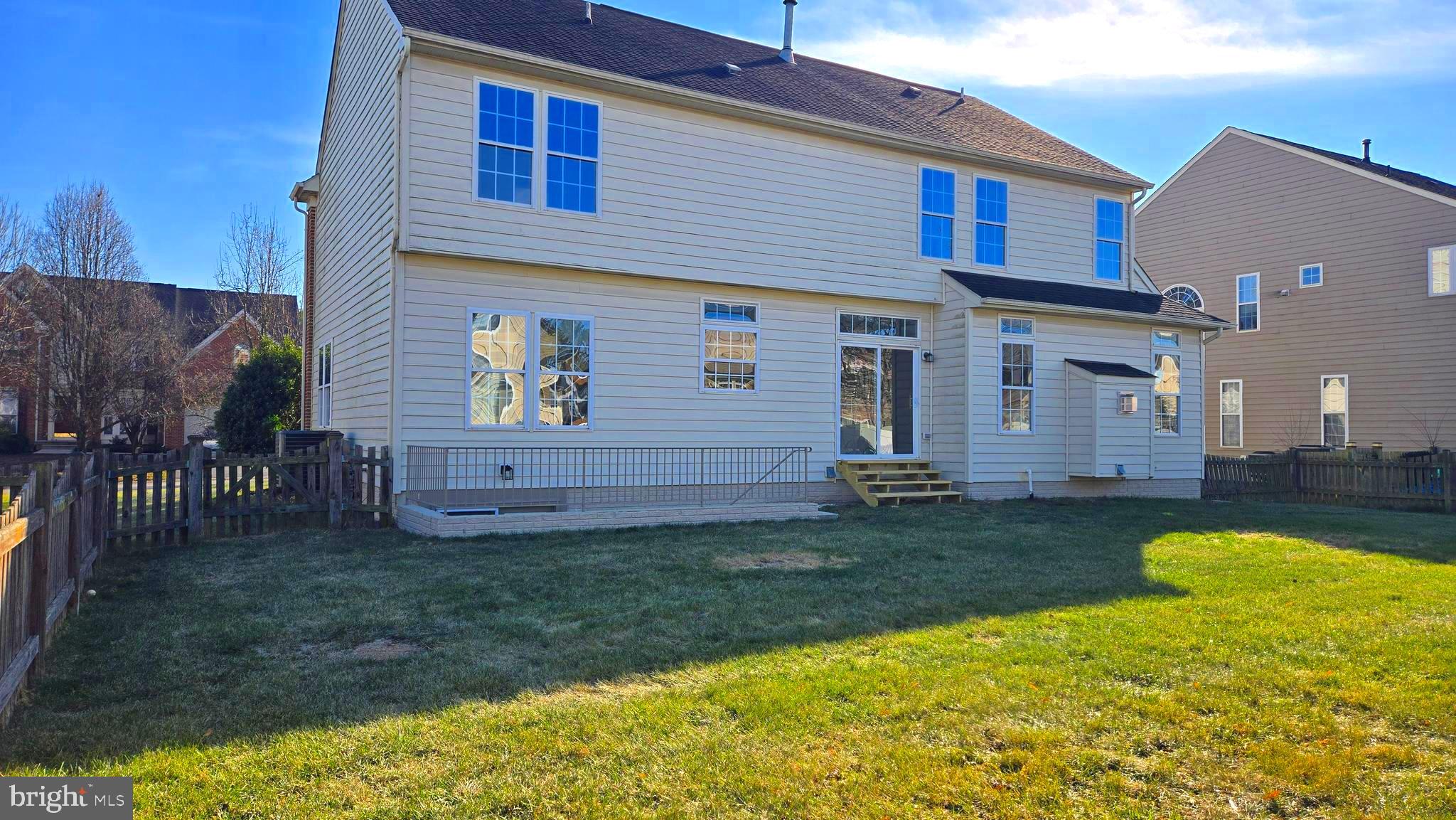 THE VILLAGE OF WASHINGTON TRAIL - Residential