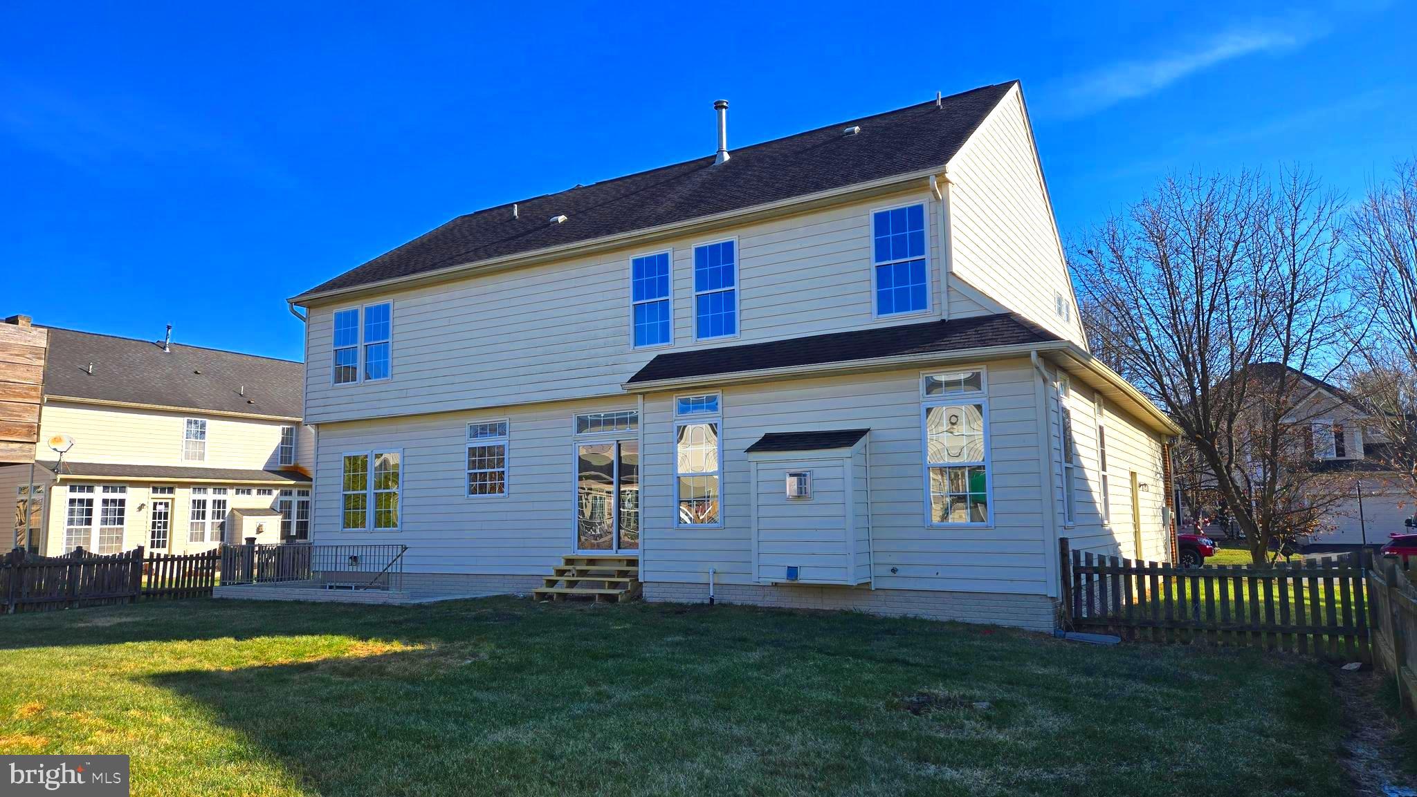 THE VILLAGE OF WASHINGTON TRAIL - Residential