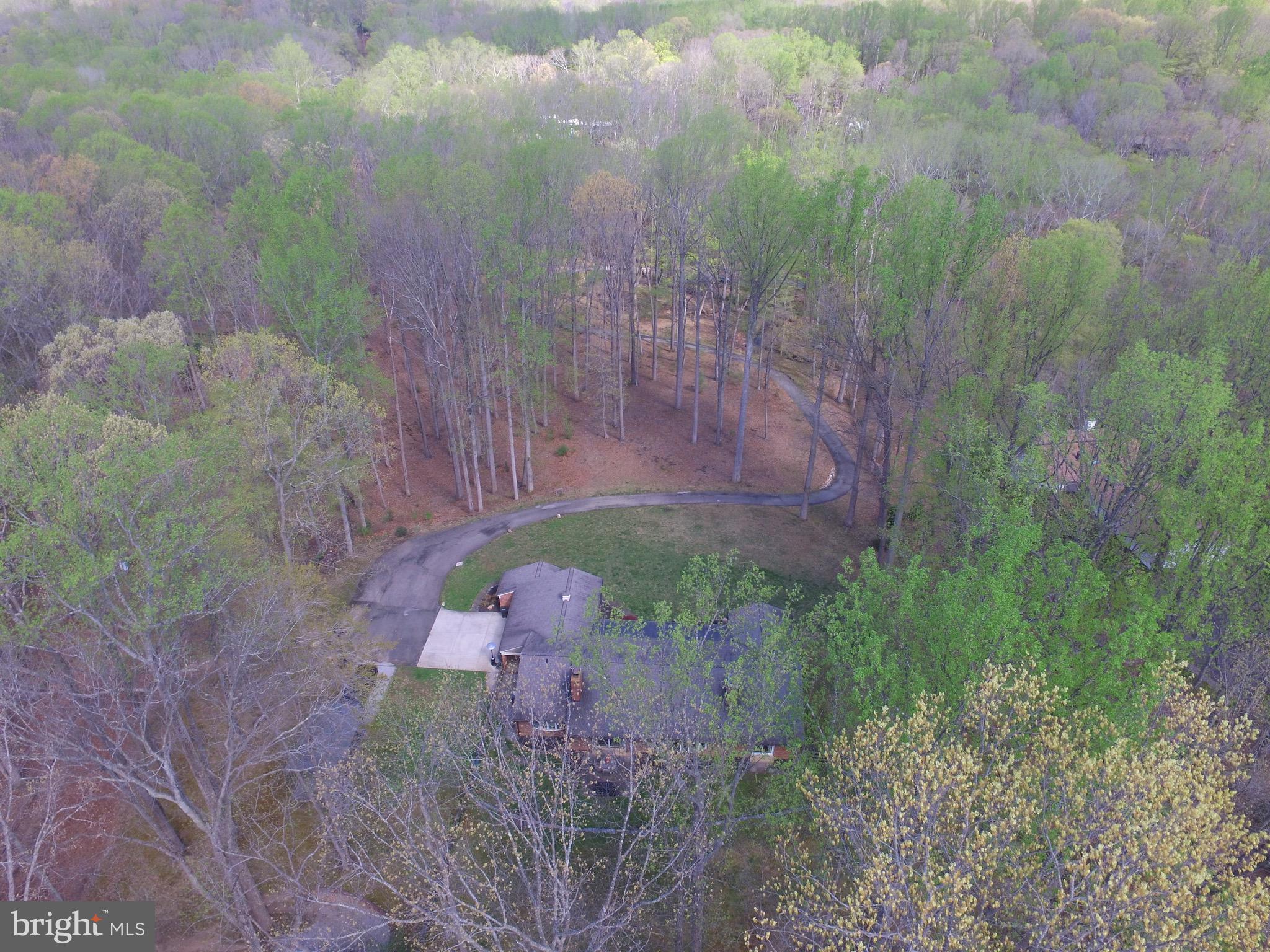 THE SINGING WOODS - Residential