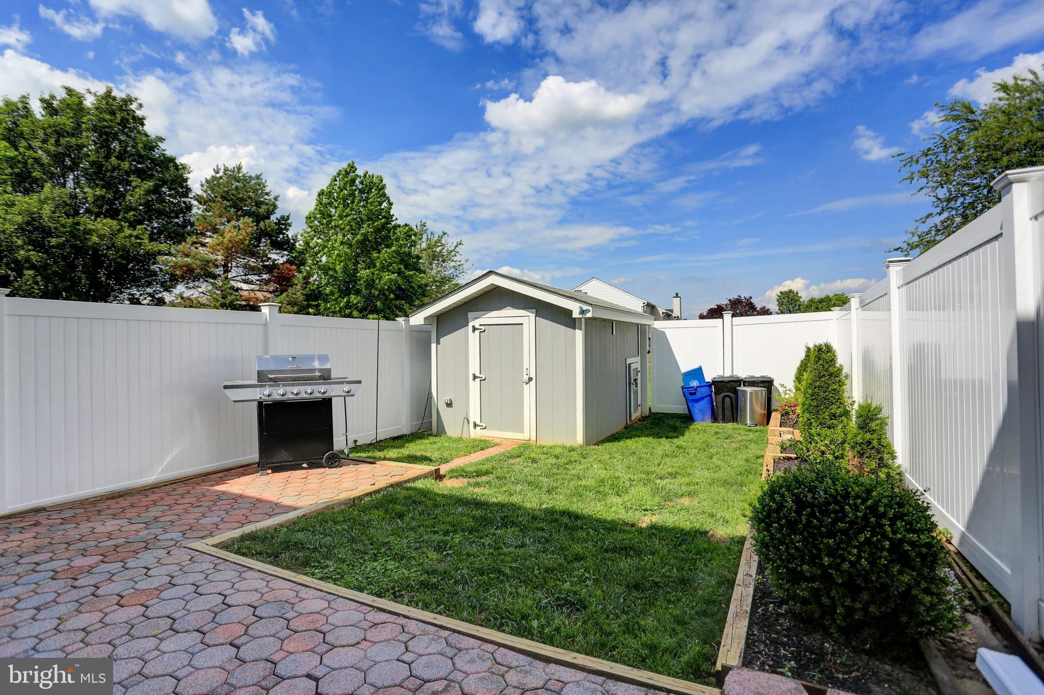ROBERTS FIELD - Residential