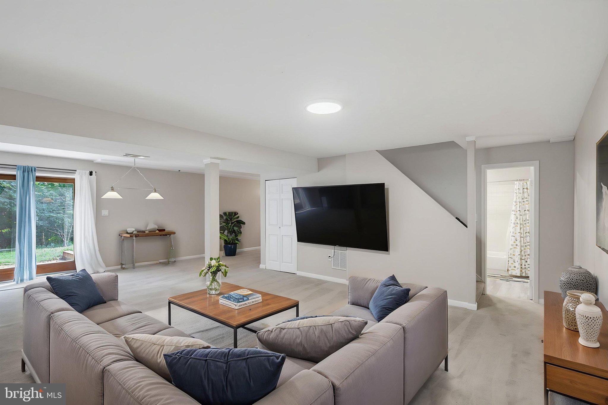 WATTS BRANCH MEADOWS - Residential