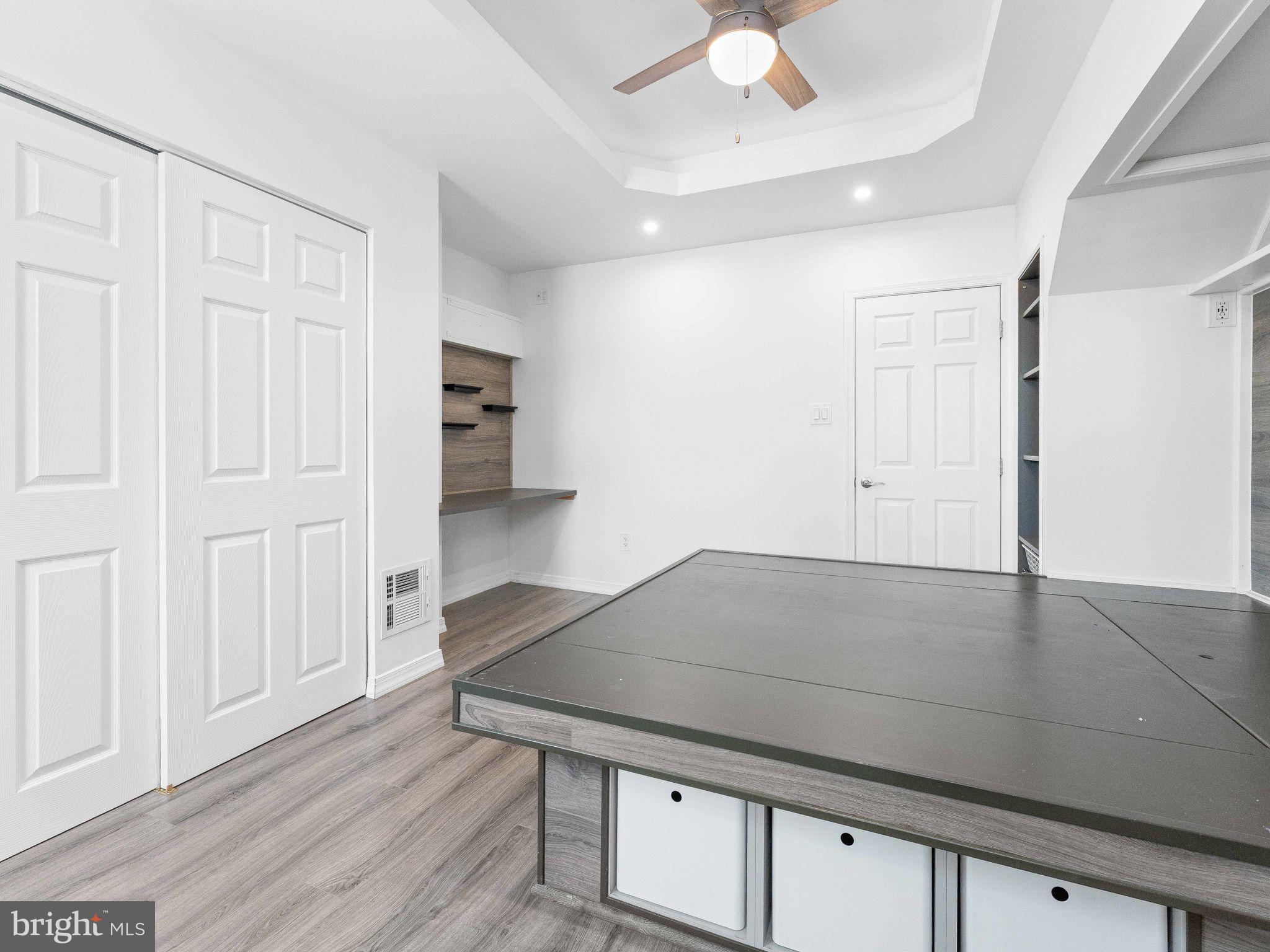 BRIDESBURG - Residential